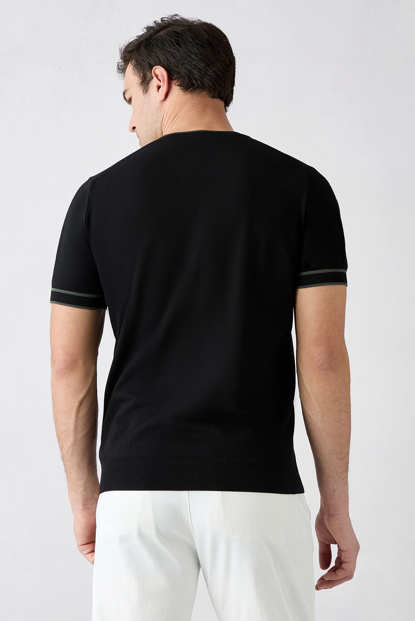 Siyah Bisiklet Yaka Regular Fit Ribana Detaylı Örme Tişört - Image 5