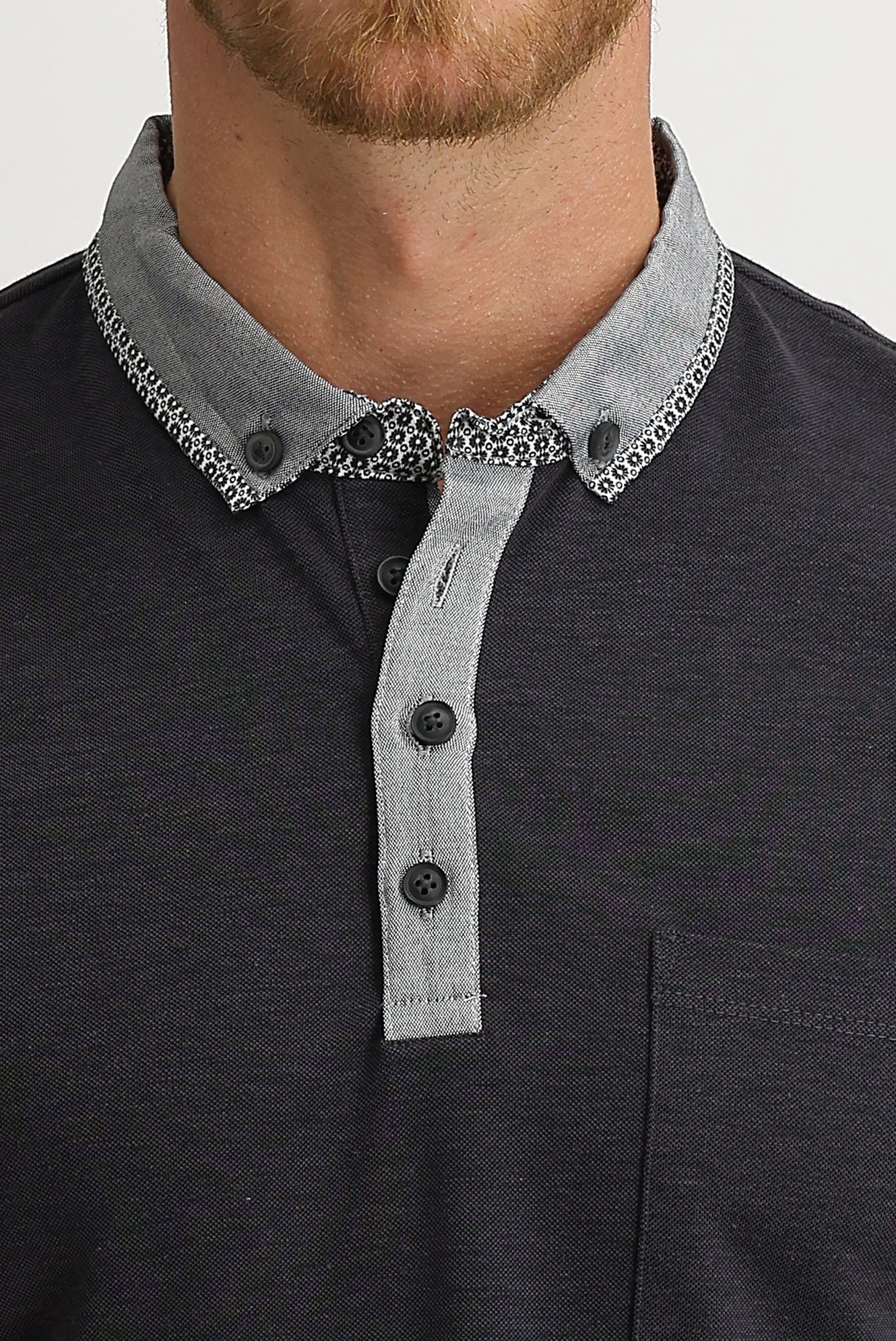 Siyah Cepli Polo Yaka Slim Fit Dar Kesim Tişört - Image 3