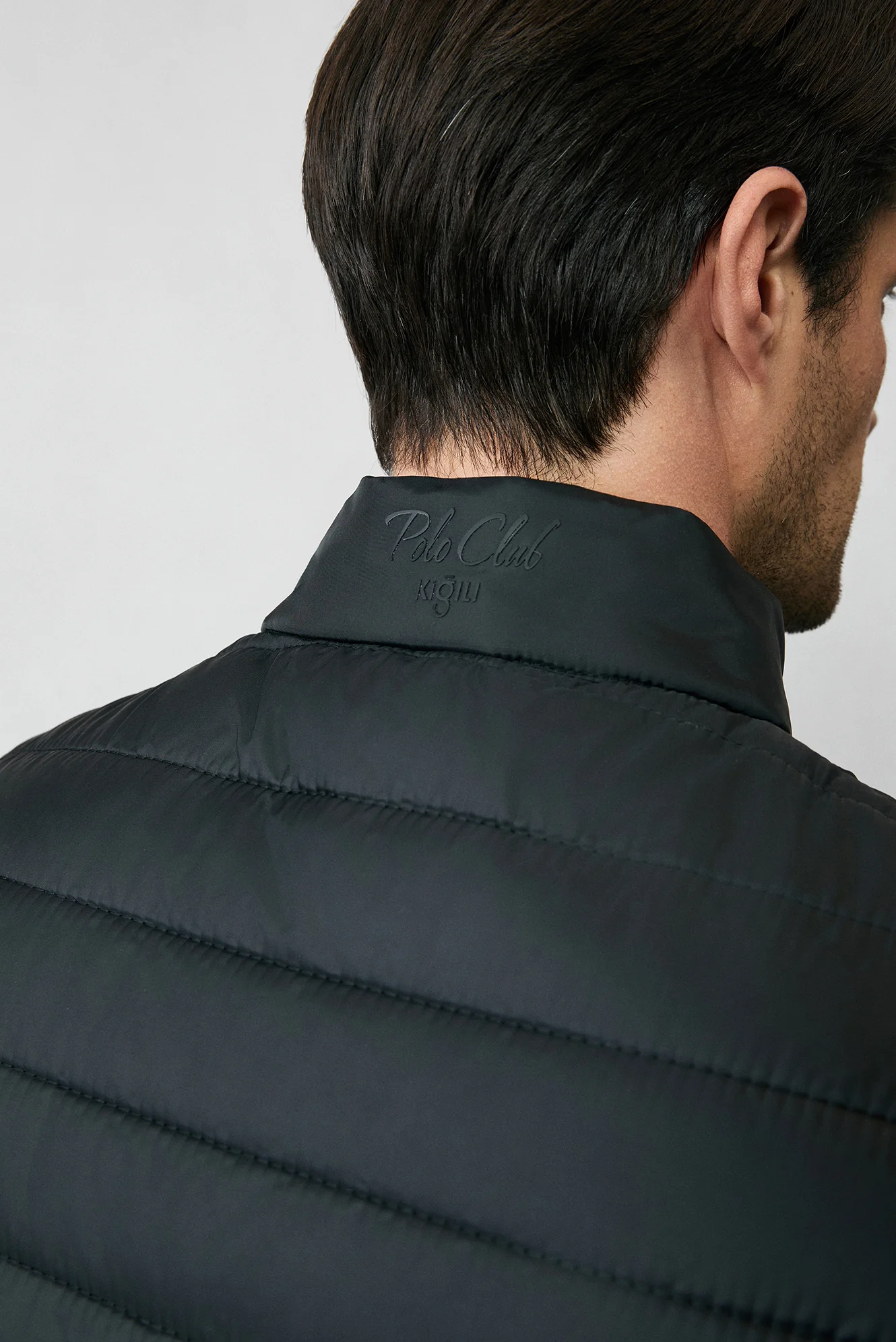 Siyah Dik Yaka Fermuarlı Kapitone Spor Şişme Yelek - Image 4