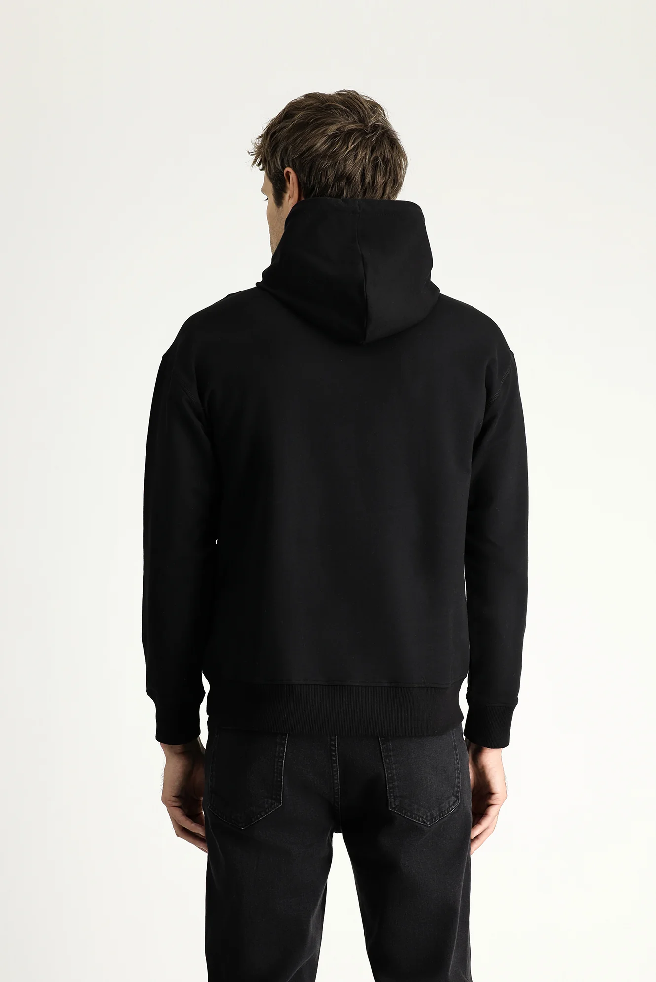 Siyah Kapüşonlu Baskılı Pamuklu Sweatshirt - Image 5