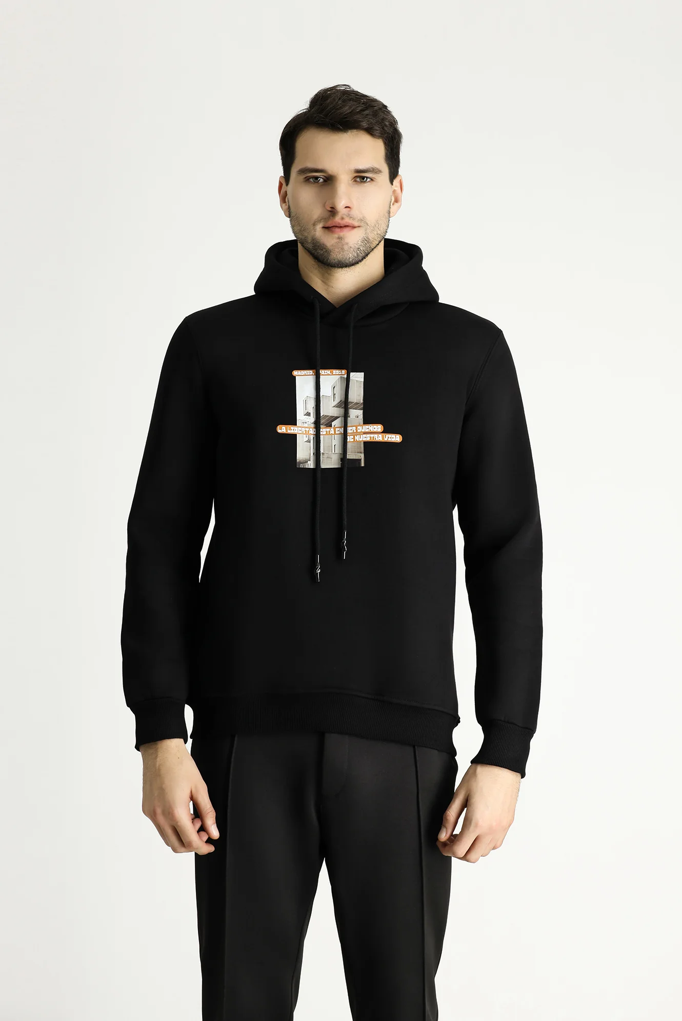 Siyah Regular Fit Kapüşonlu Baskılı Pamuklu Sweatshirt - Image 3