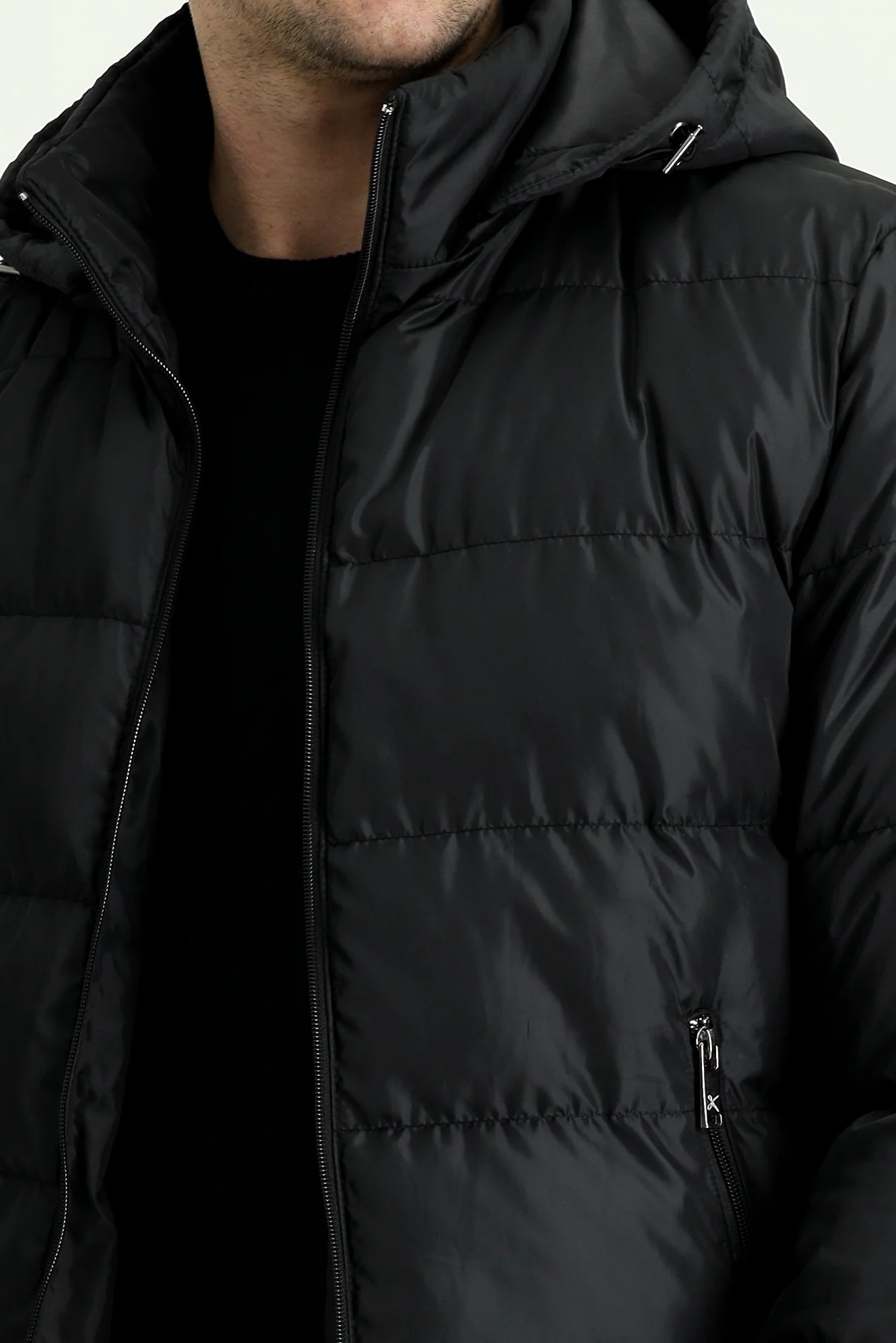 Siyah Kapüşonlu Şişme Mont - Image 4
