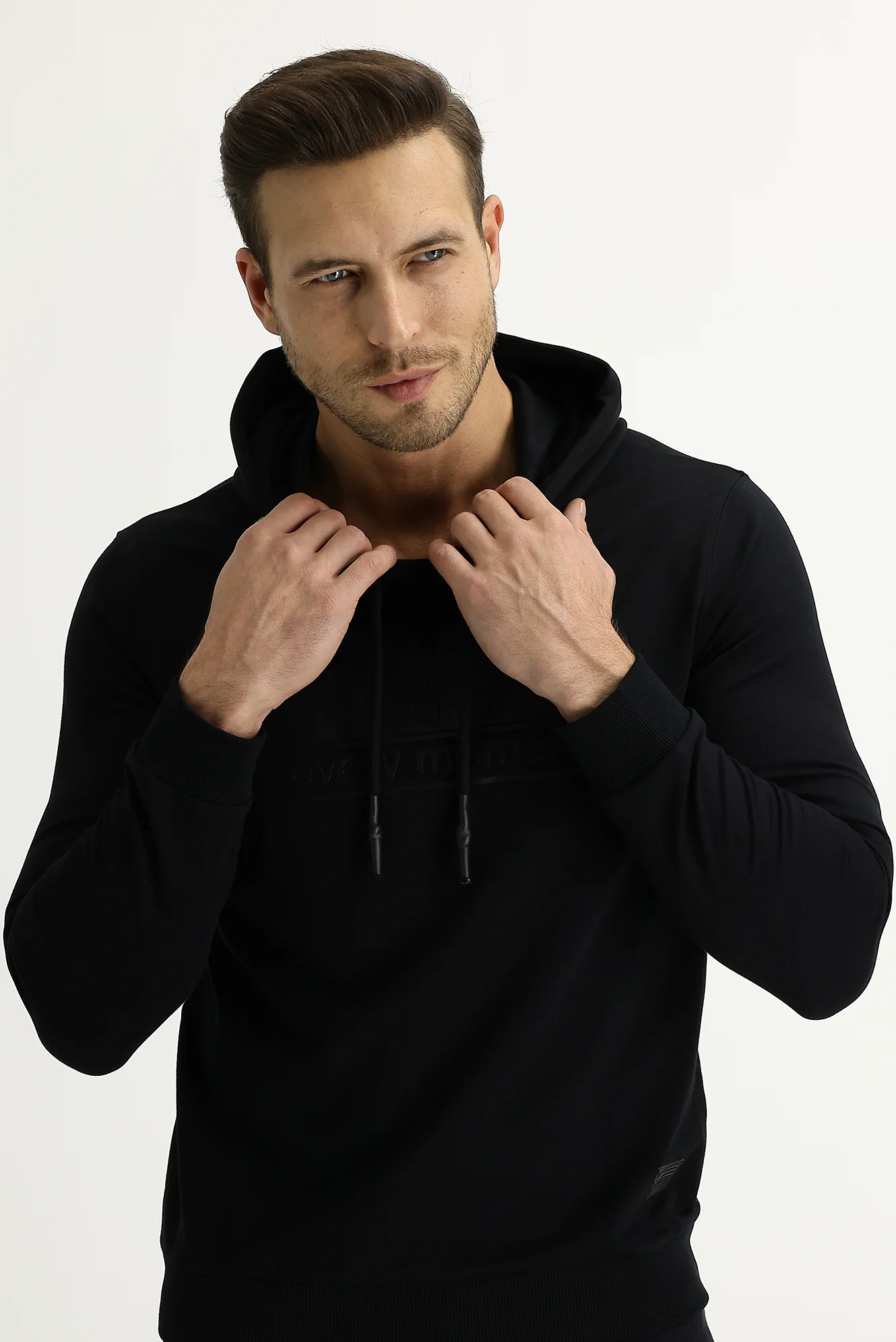 Siyah Kapüşonlu Sweatshirt - Image 2