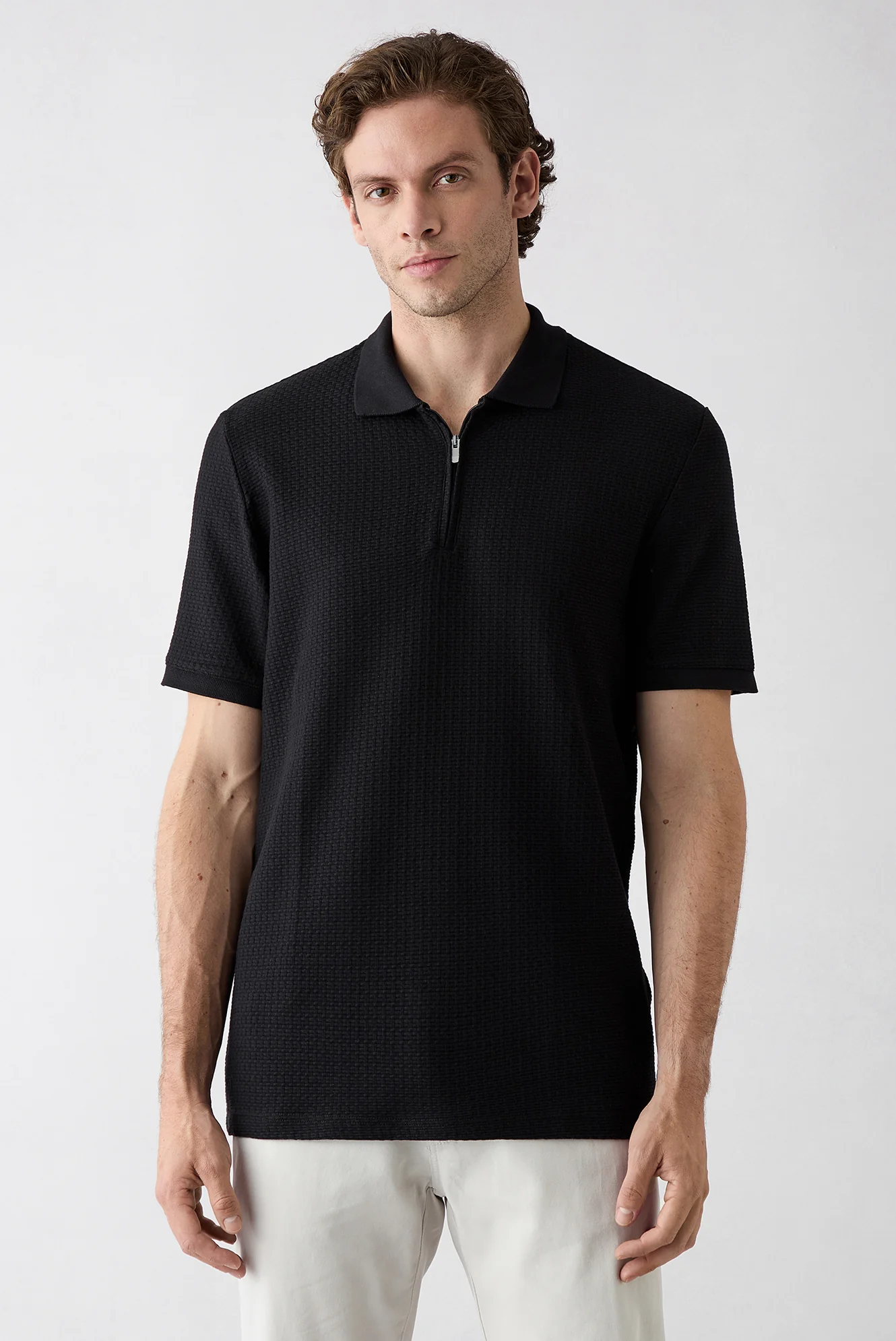 Siyah Fermuarlı Polo Yaka Regular Fit %100 Pamuk Desenli Tişört