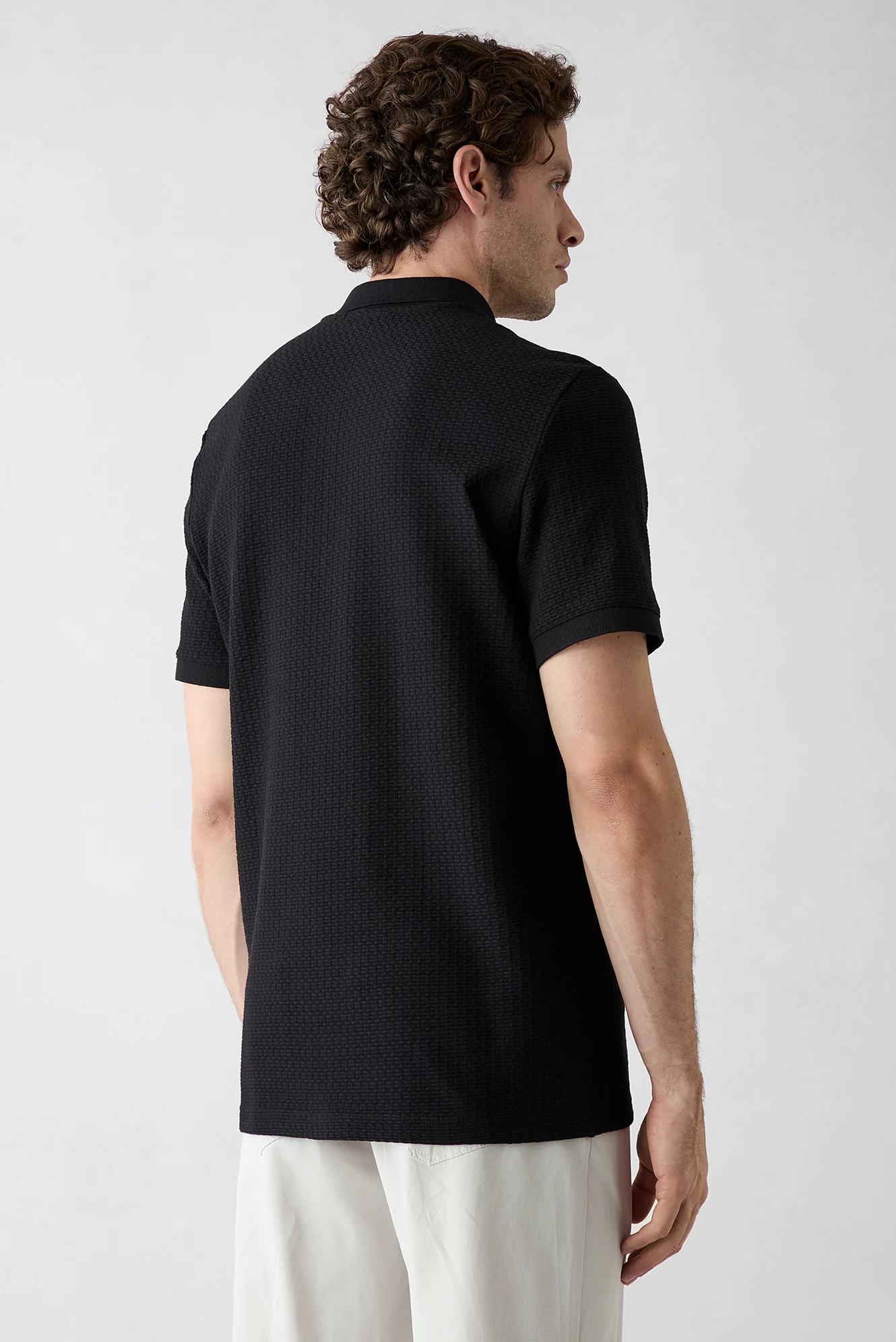 Siyah Fermuarlı Polo Yaka Regular Fit %100 Pamuk Desenli Tişört - Image 4