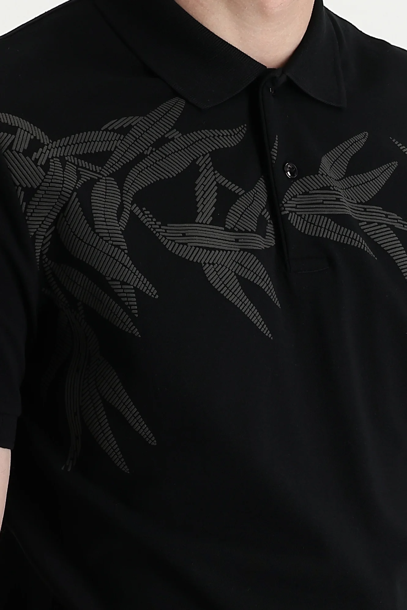 Siyah Polo Yaka Slim Fit Dar Kesim Baskılı Pamuk Tişört - Image 4