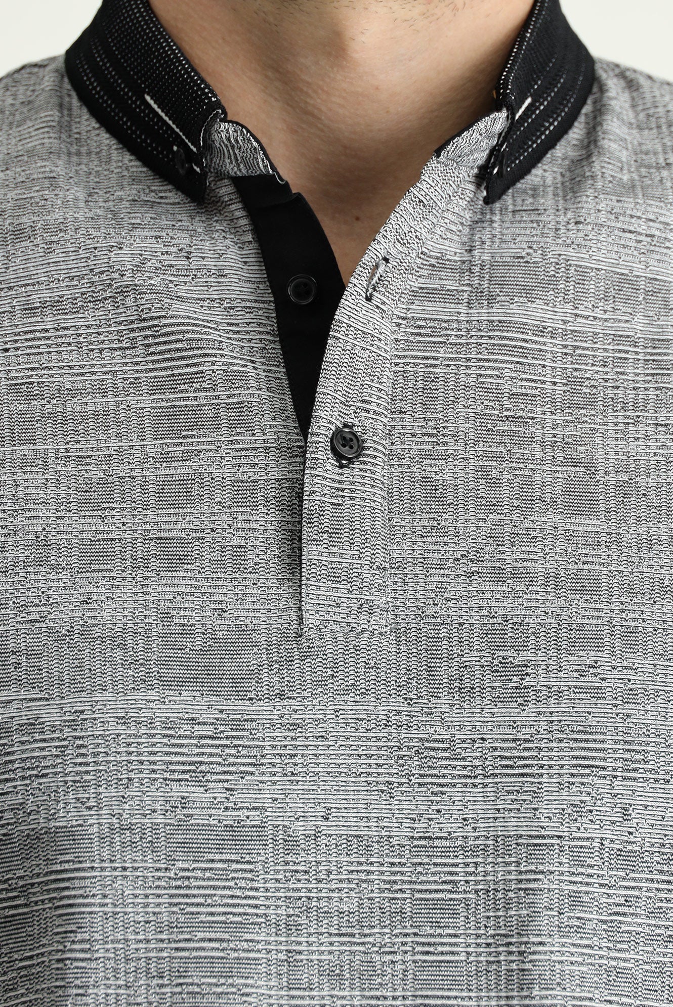 Siyah Polo Yaka Slim Fit Dar Kesim Desenli Tişört - Image 5