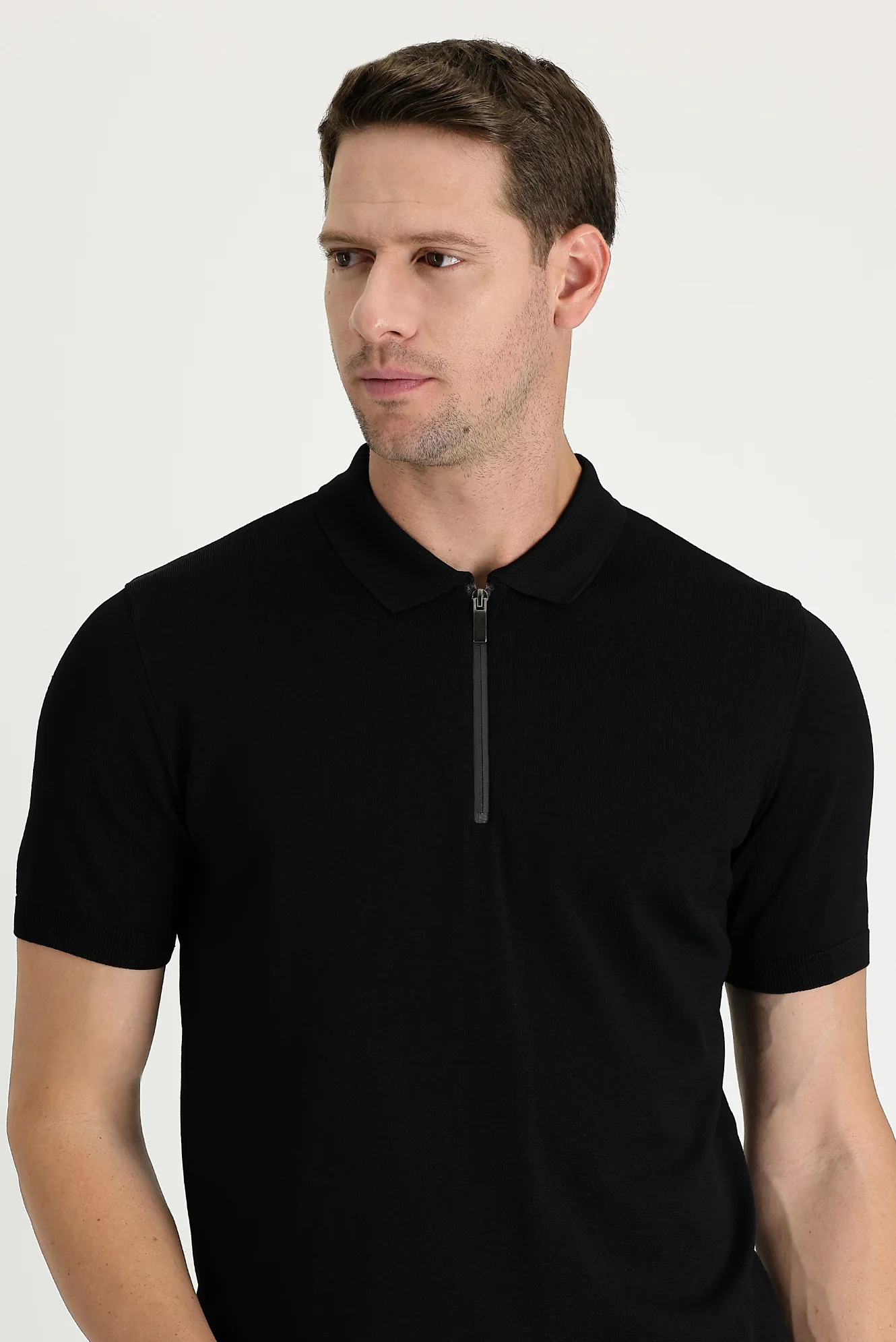 Siyah Polo Yaka Slim Fit Dar Kesim Fermuarlı Tişört - Image 2