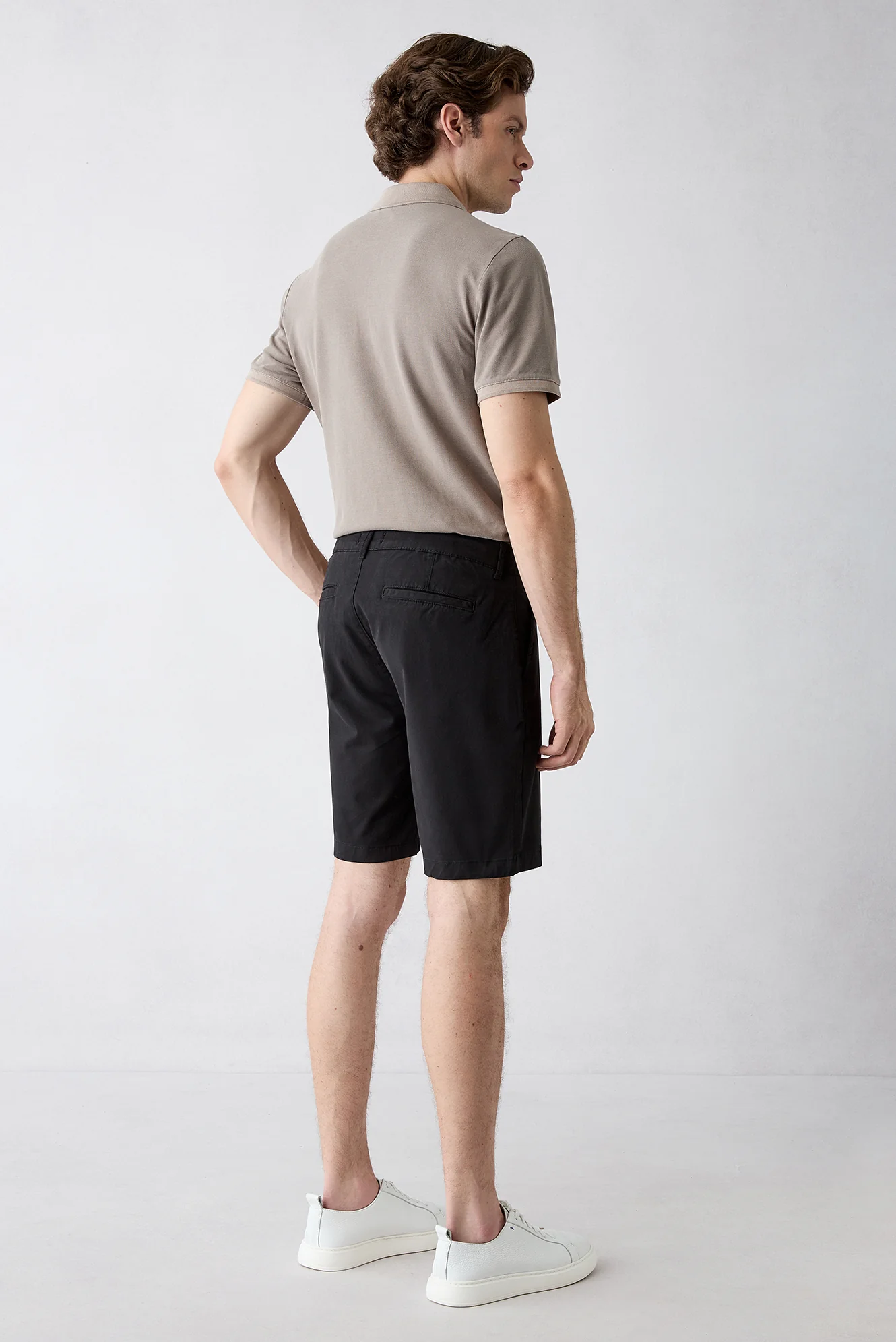 Siyah Regular Fit Standart Kesim Yan Cepli Pamuklu Bermuda Şort - Image 6