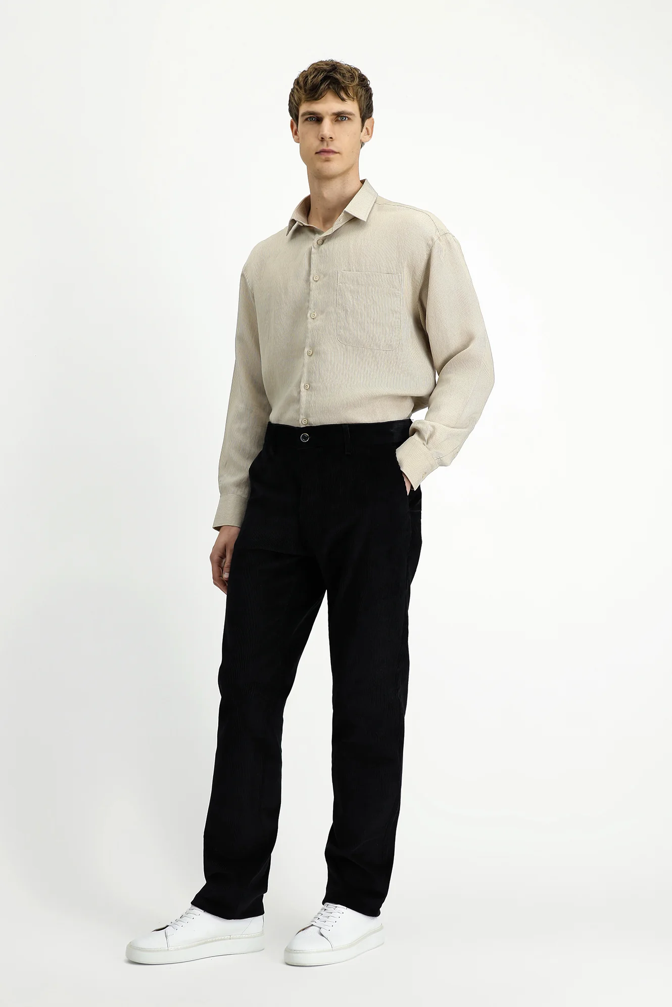 Siyah Relaxed Fit Rahat Kesim Likralı Kadife Pantolon - Image 3