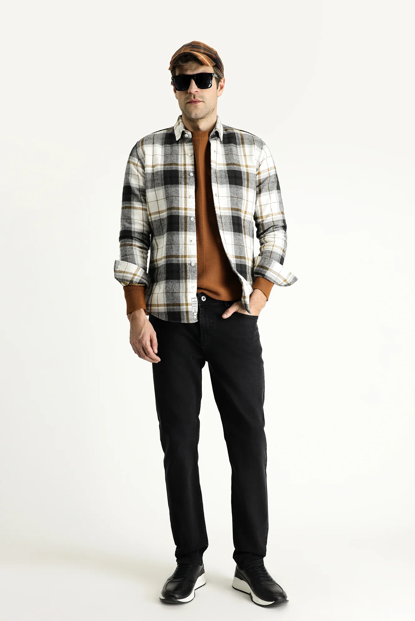 Siyah Regular Fit Standart Kesim Likralı Denim Pantolon