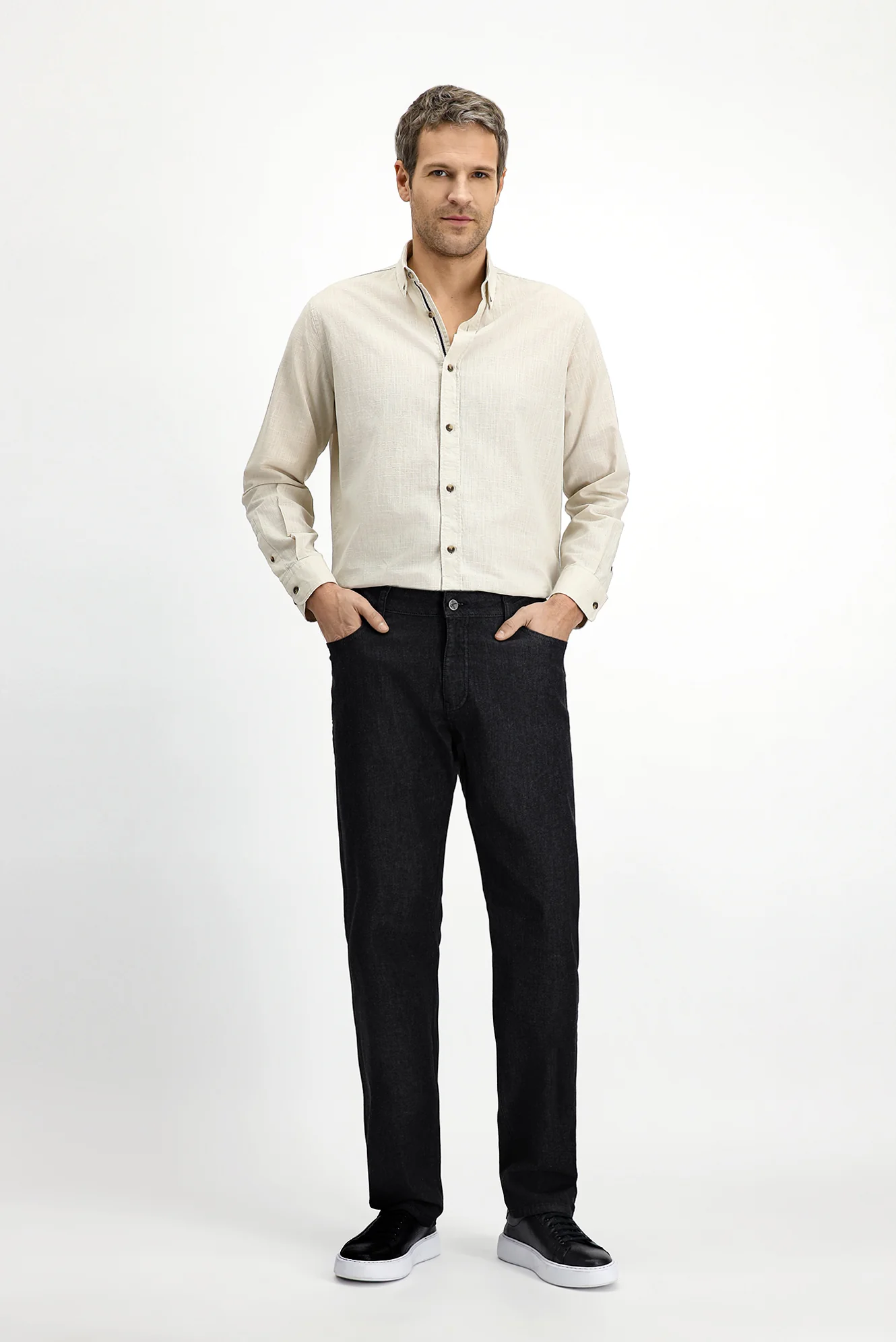 Siyah Regular Fit Standart Kesim Likralı Denim Pantolon