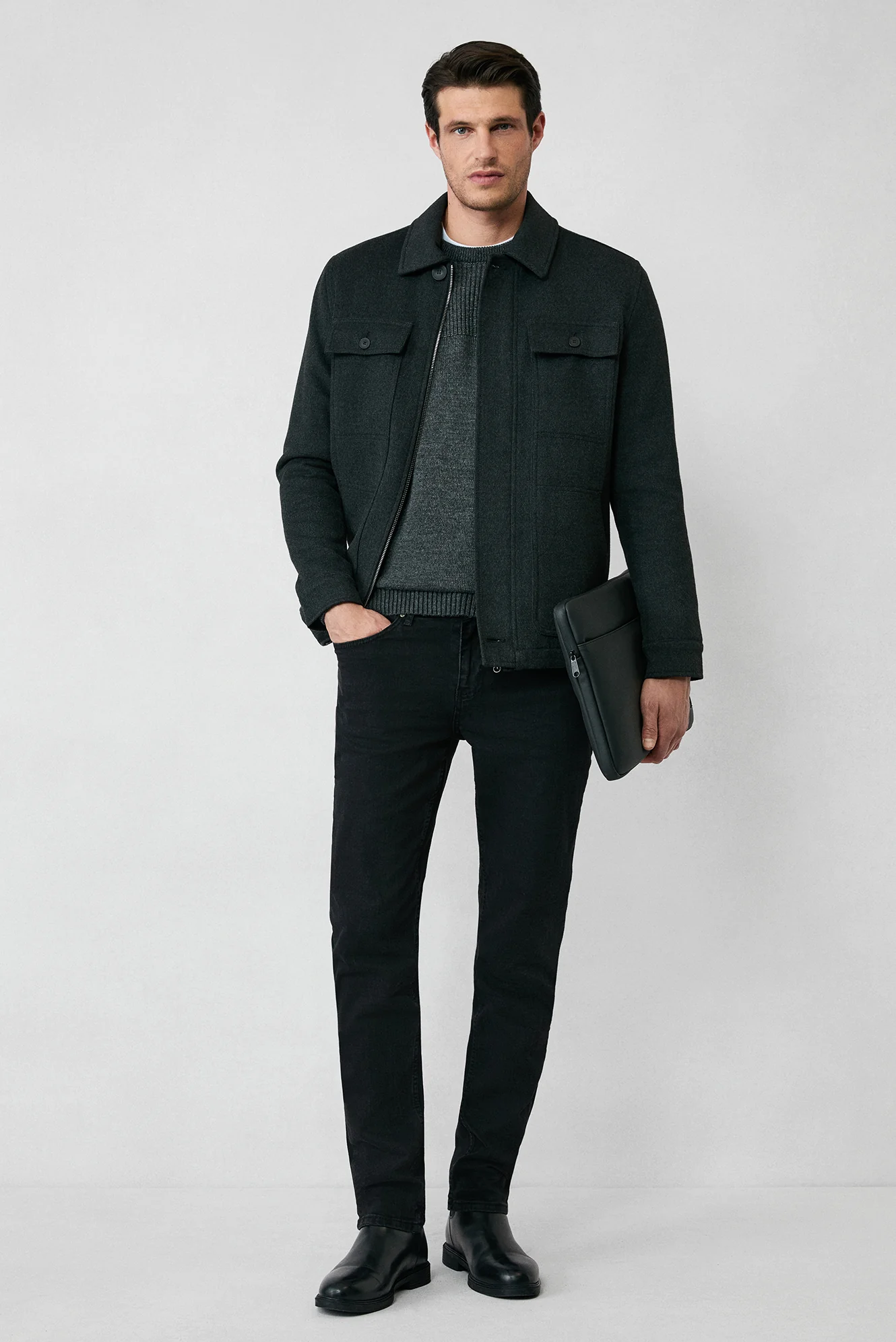 Siyah Regular Fit Standart Kesim Pamuklu Likralı Esnek 4 Mevsim Denim Pantolon