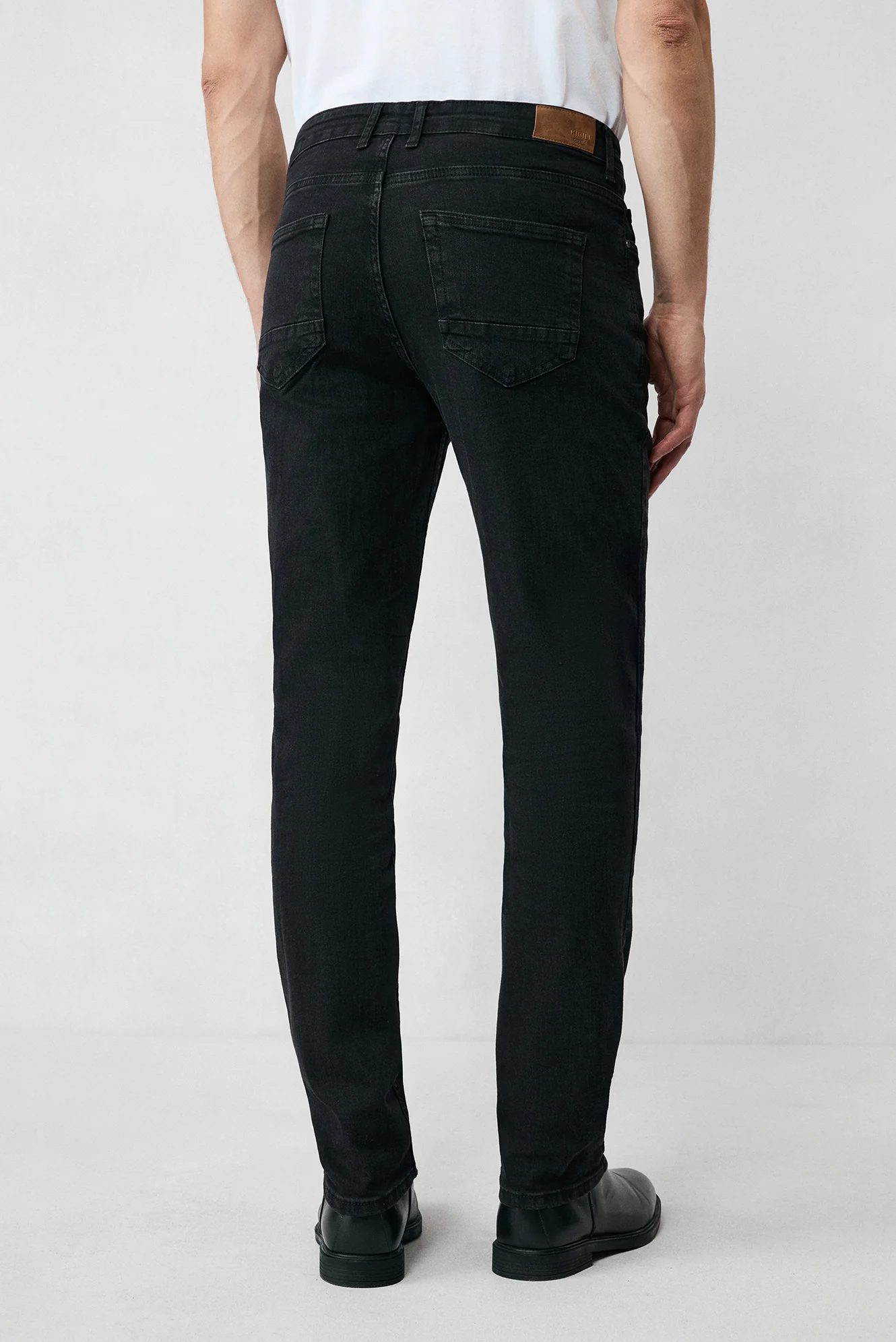 Siyah Regular Fit Standart Kesim Pamuklu Likralı Esnek 4 Mevsim Denim Pantolon - Image 7