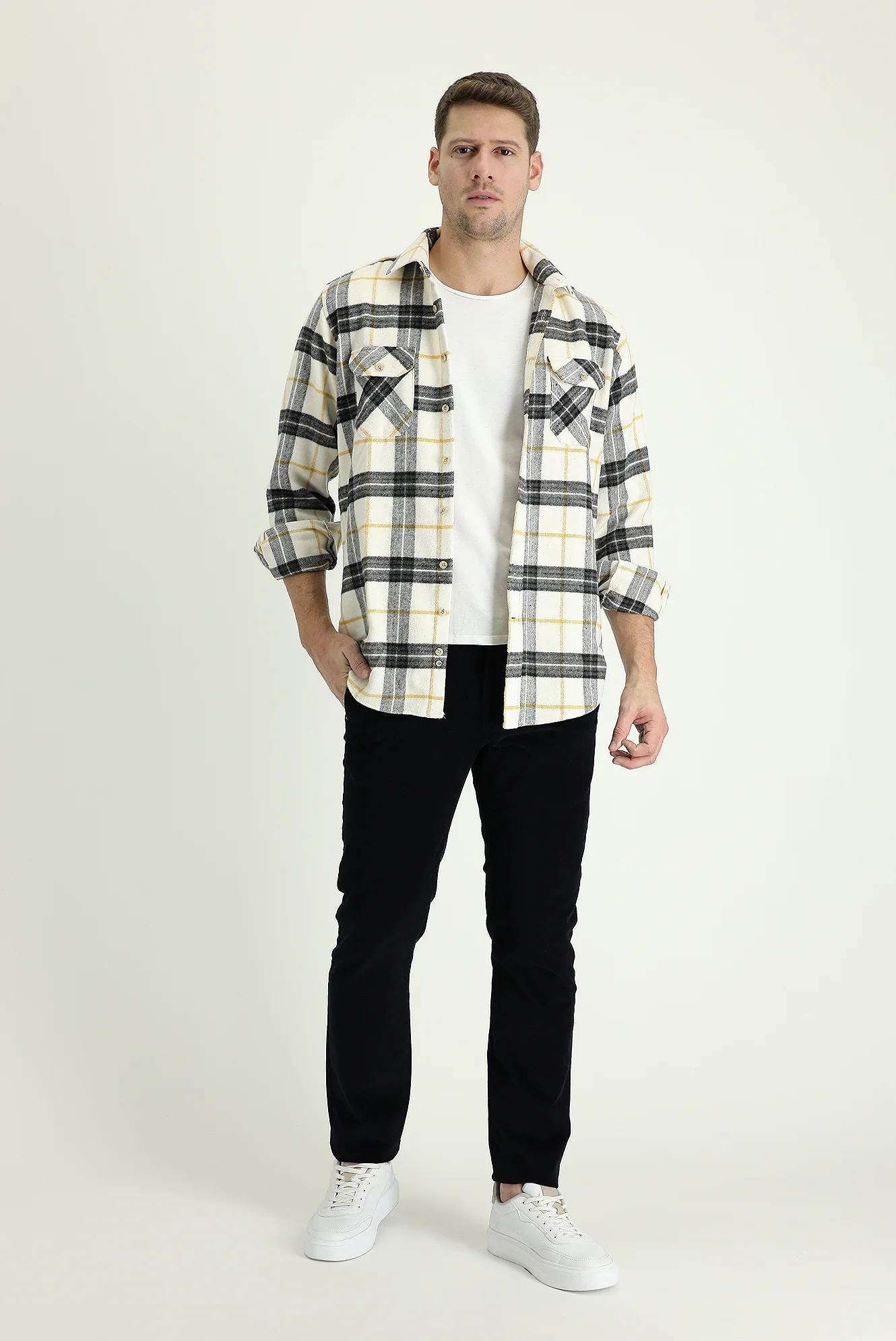 Siyah Regular Fit Standart Kesim Likralı Kadife Pantolon - Image 2