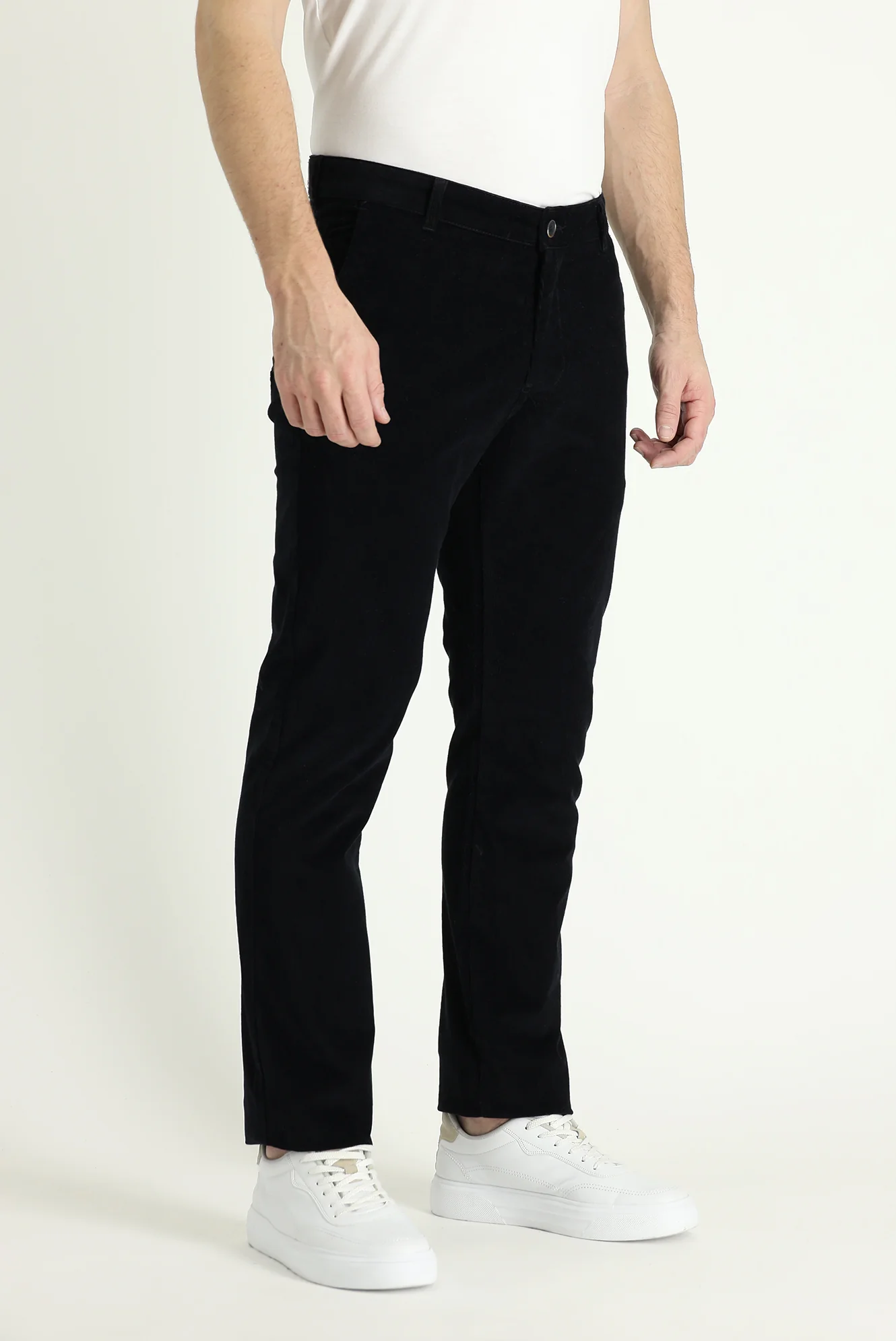 Siyah Regular Fit Standart Kesim Likralı Kadife Pantolon - Image 3