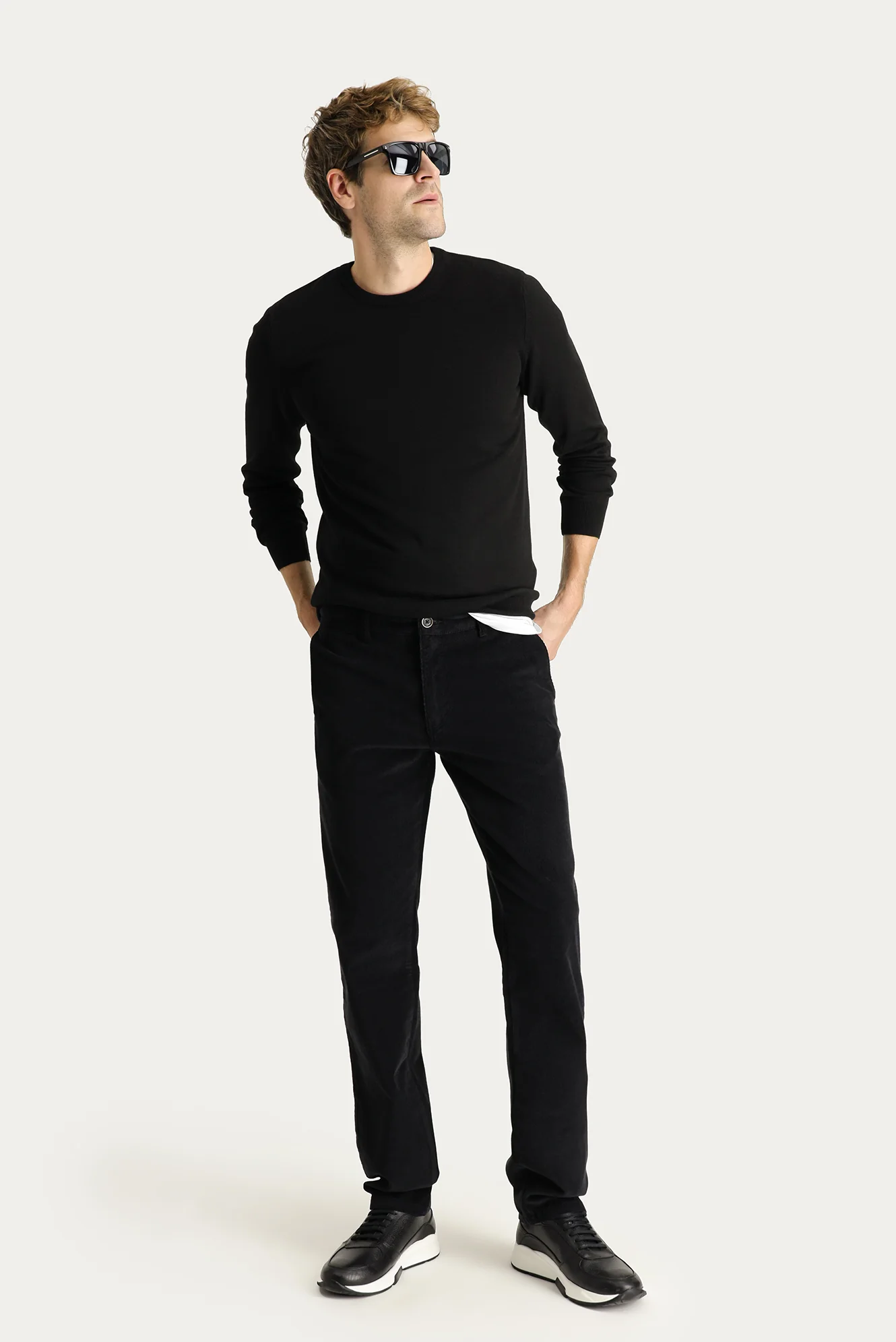 Siyah Regular Fit Standart Kesim Likralı Kadife Pantolon - Image 2