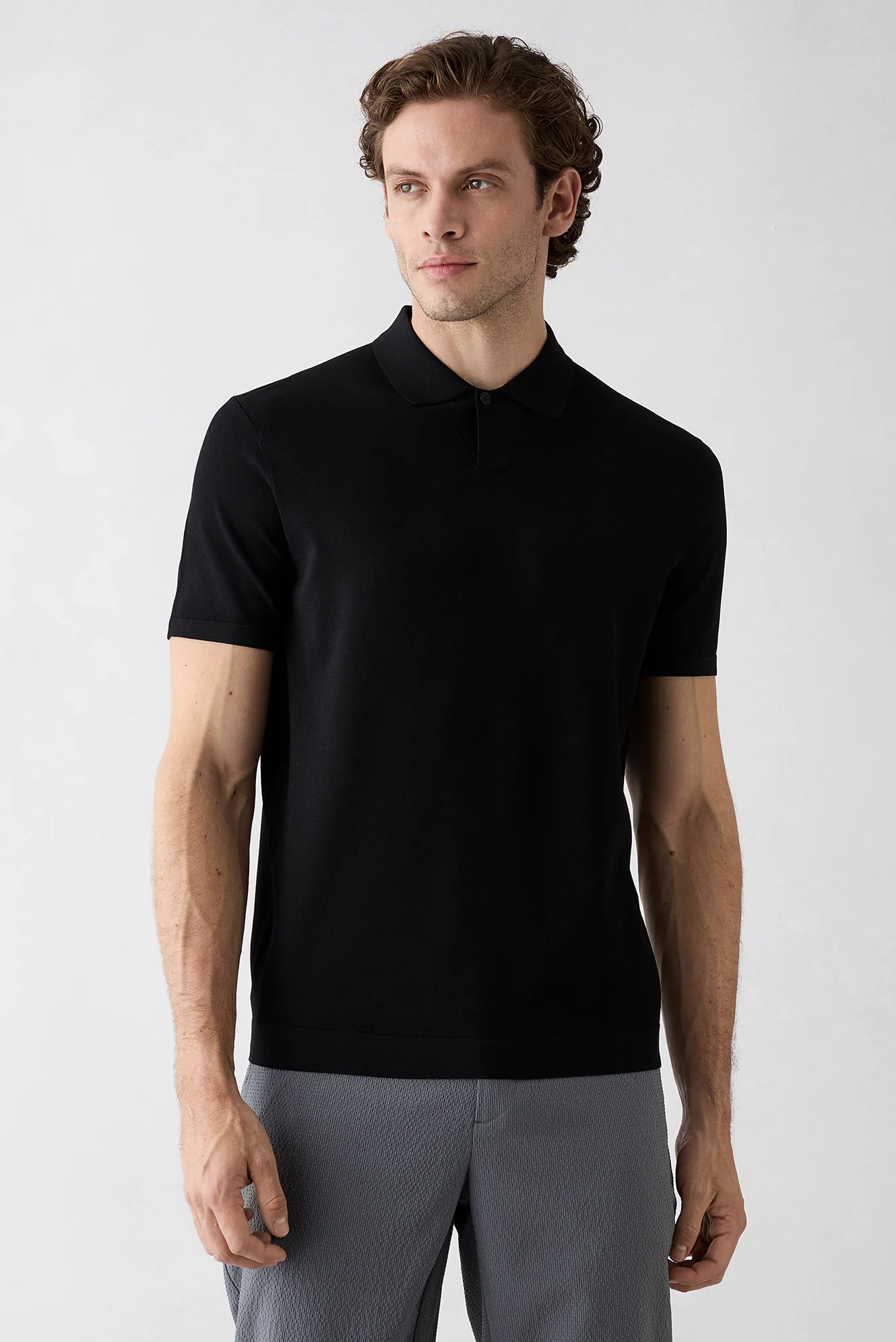 Siyah Regular Fit Düğmeli Polo Yaka Örme Tişört