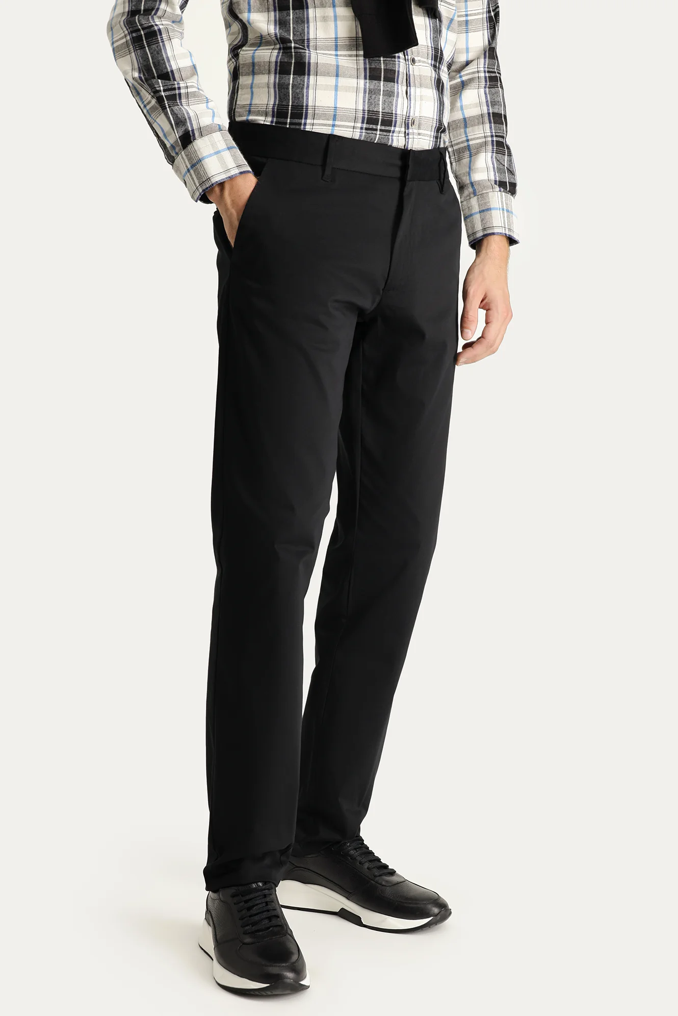 Siyah Relaxed Fit Rahat Kesim Likralı Saten Kanvas / Chino Pantolon - Image 3