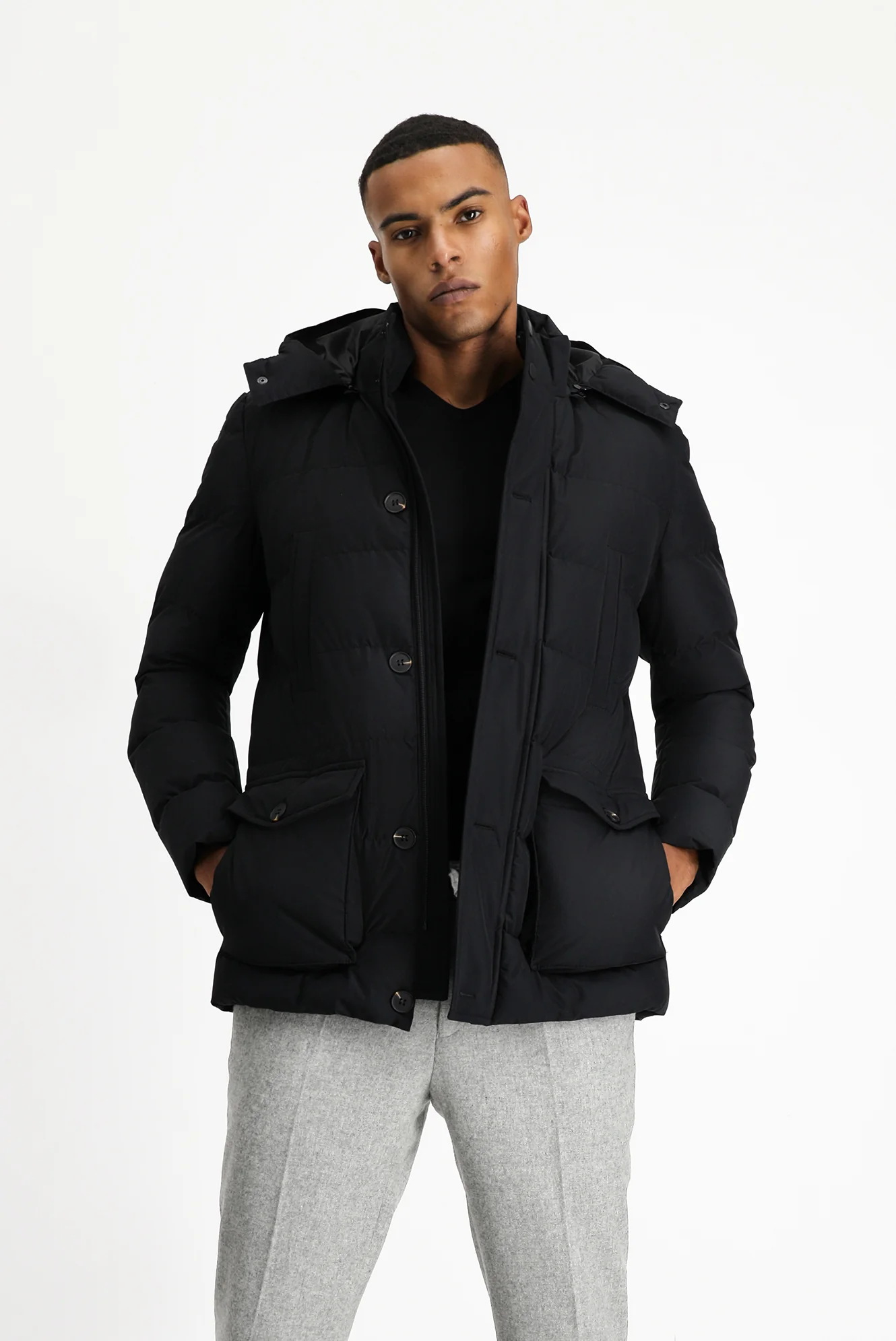 Siyah Slim Fit Dar Kesim Kapüşonlu Cepli Rüzgar Geçirmez Spor Şişme Mont