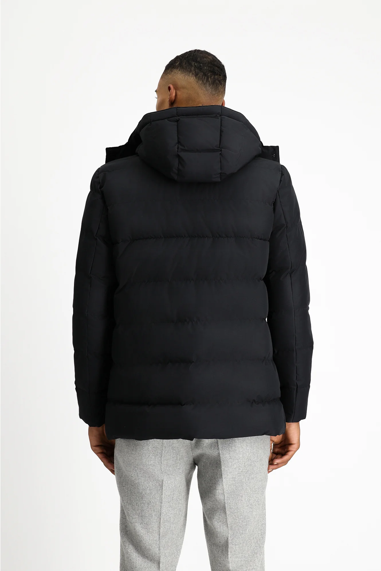 Siyah Slim Fit Dar Kesim Kapüşonlu Cepli Rüzgar Geçirmez Spor Şişme Mont - Image 4
