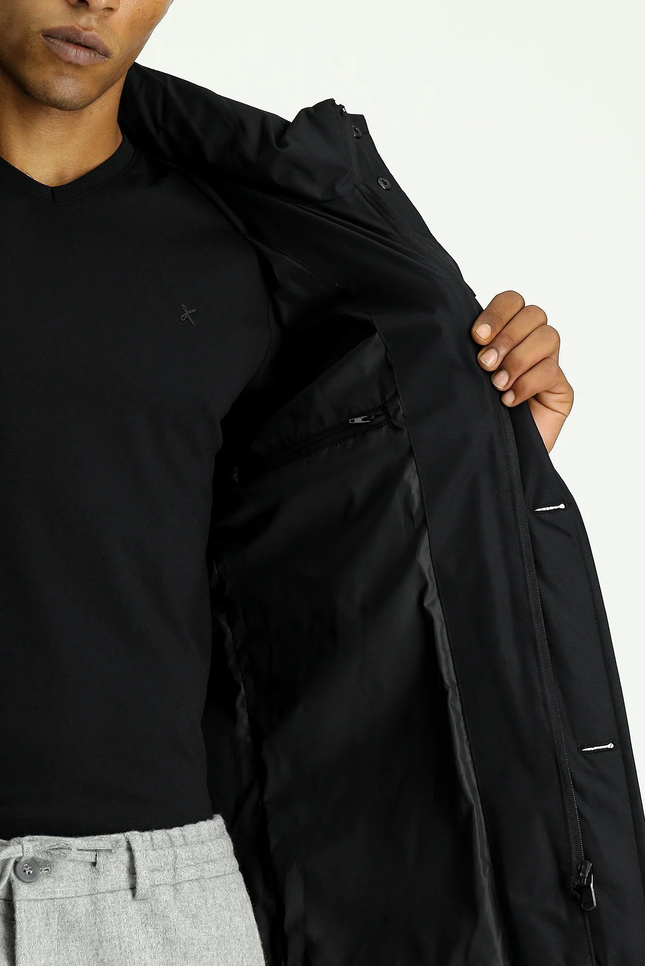 Siyah Slim Fit Dar Kesim Kapüşonlu Cepli Rüzgar Geçirmez Spor Şişme Mont - Image 6