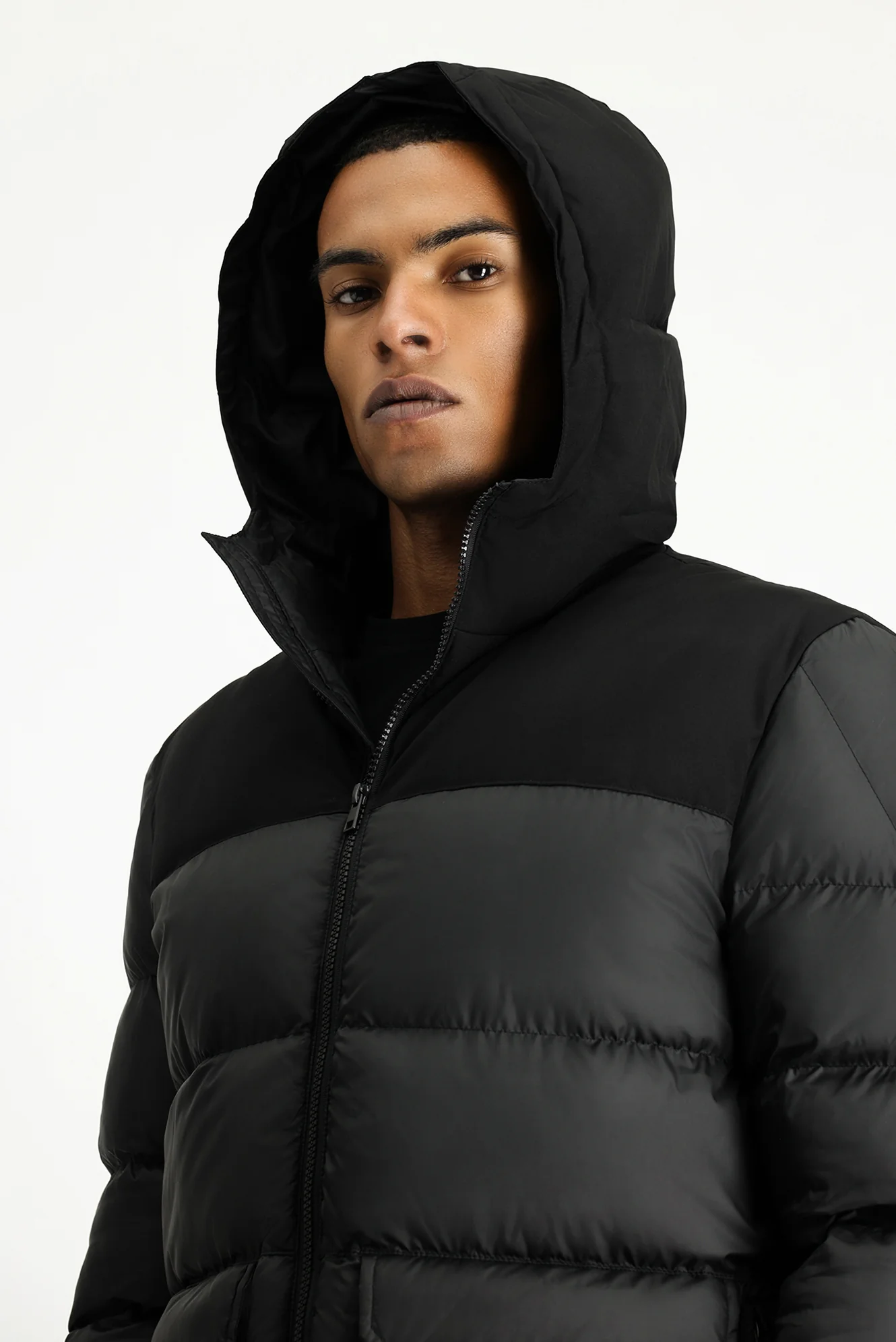Siyah Slim Fit Dar Kesim Kapüşonlu Spor Şişme Mont