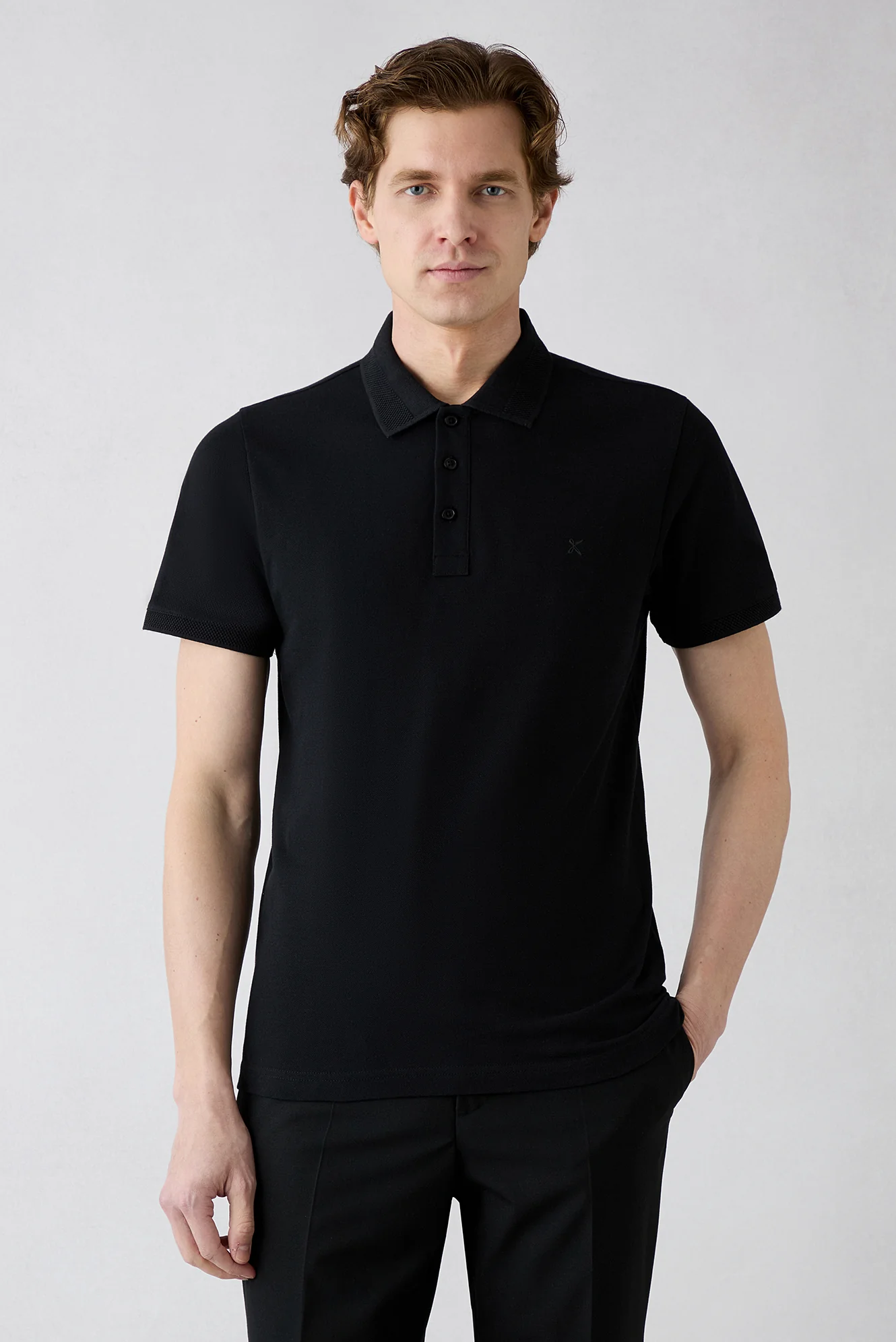 Siyah Kıvrılmaz Polo Yaka Slim Fit Dar Kesim Ribana Detaylı Pamuk Tişört - Image 2