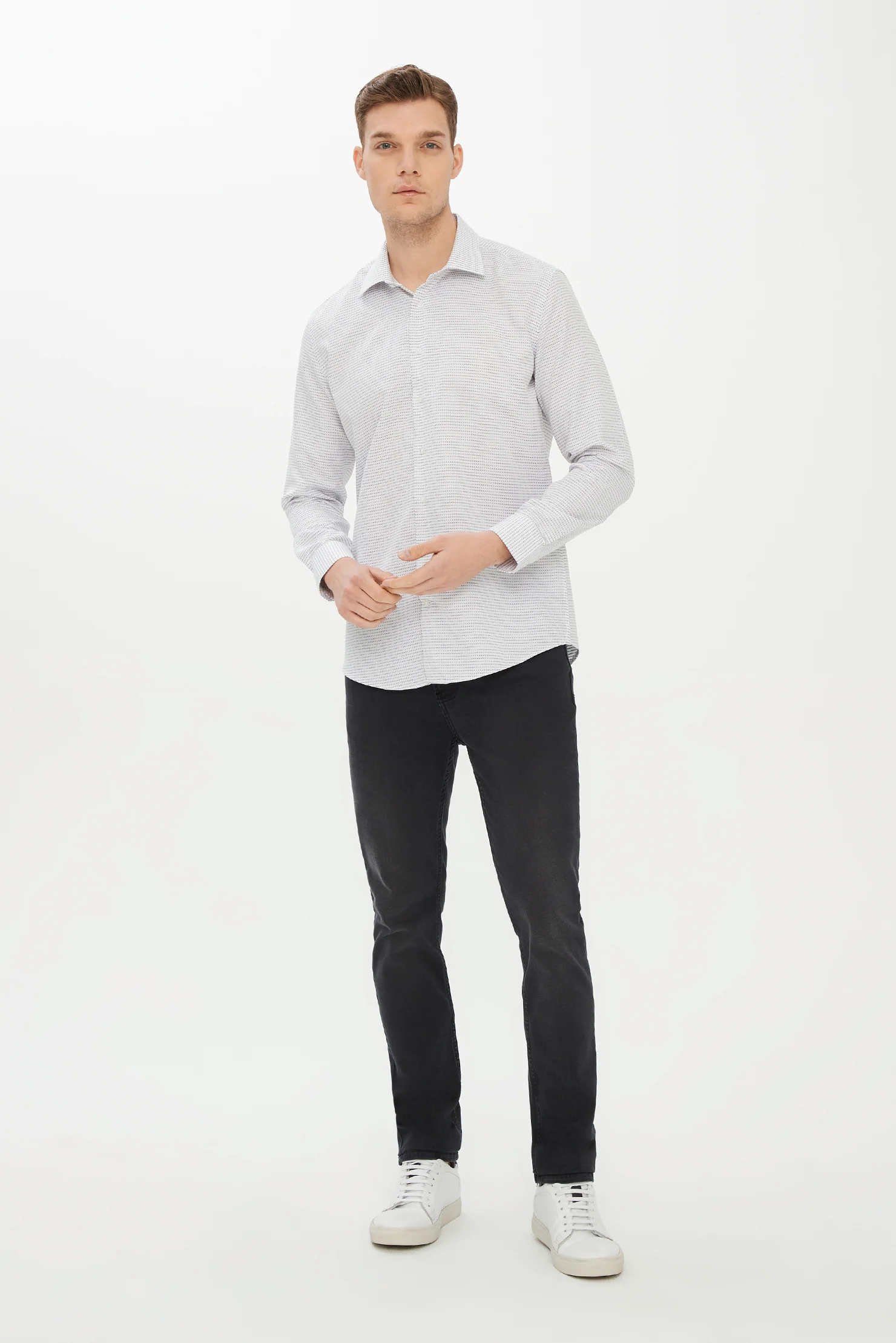 Siyah Uzun Kol Slim Fit Dar Kesim Desenli Gömlek