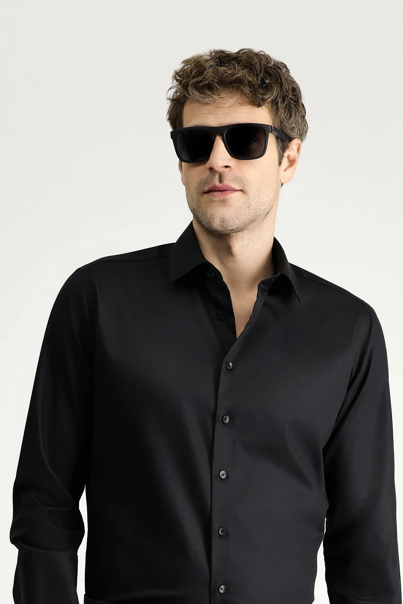 Siyah Uzun Kol Slim Fit Dar Kesim Non Iron Klasik Pamuklu Gömlek - Image 2