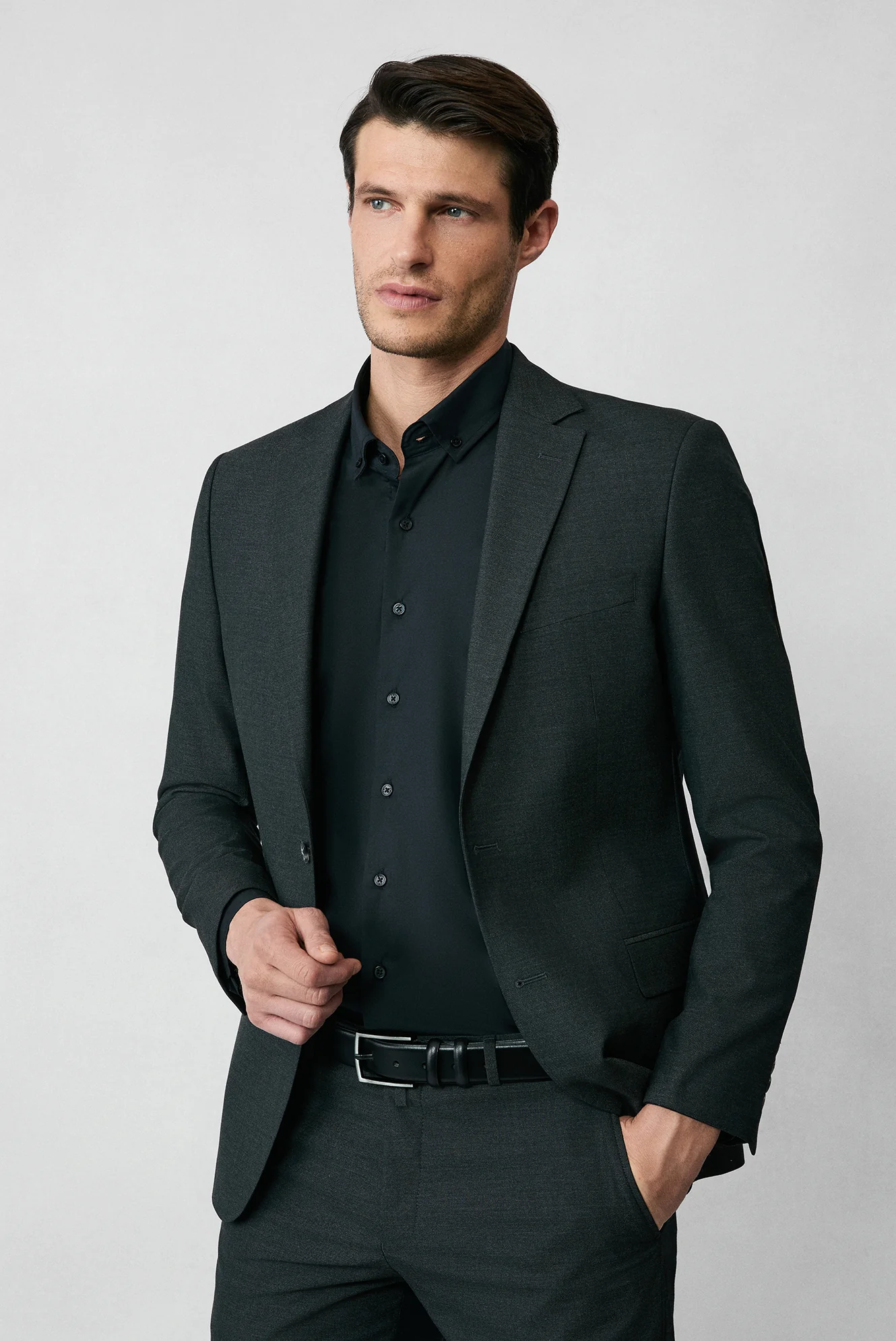 Siyah Uzun Kol Slim Fit Düğmeli Yaka Pamuklu Non Iron Ütü Gerektirmeyen Gömlek - Image 4