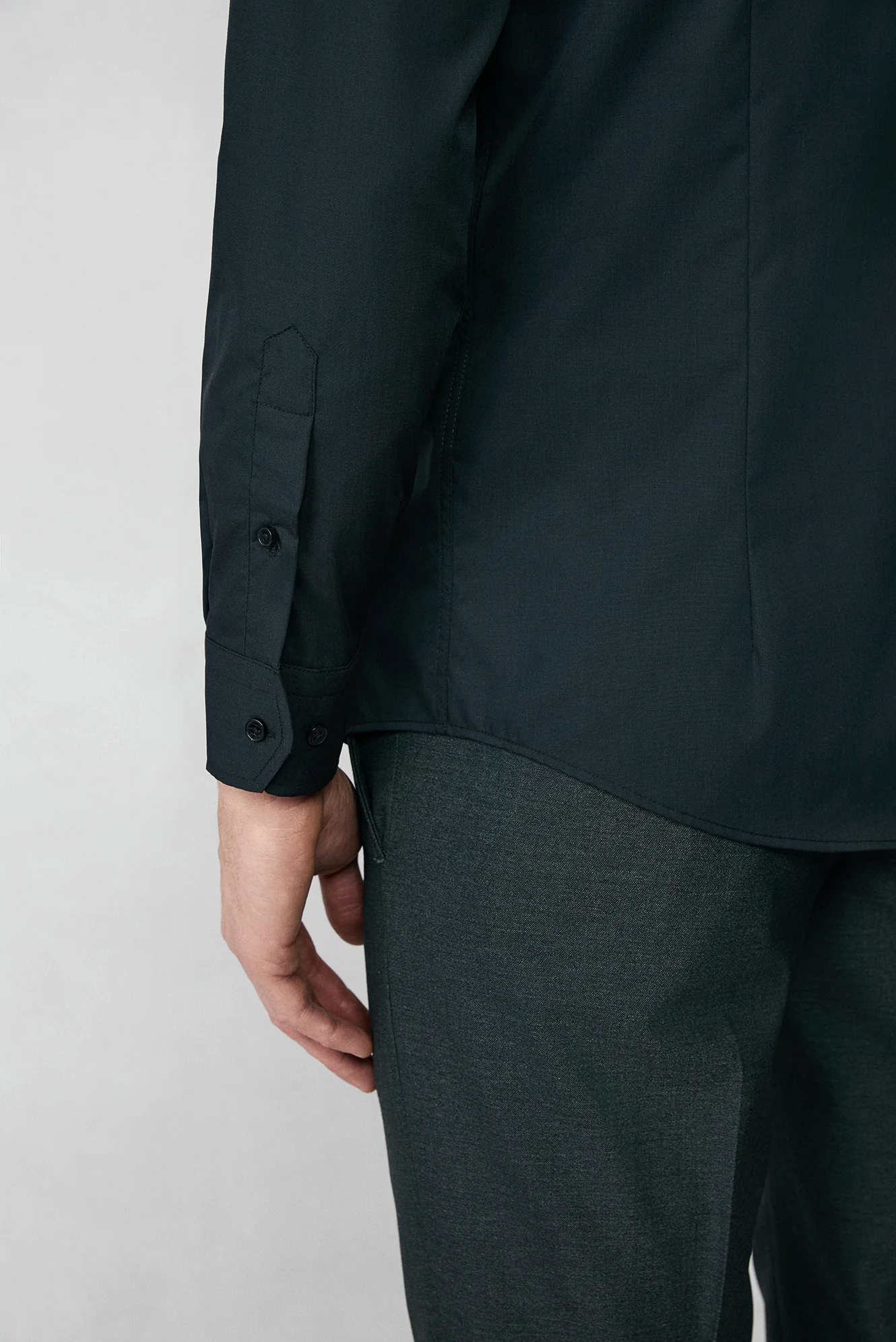 Siyah Uzun Kol Slim Fit Düğmeli Yaka Pamuklu Non Iron Ütü Gerektirmeyen Gömlek - Image 7