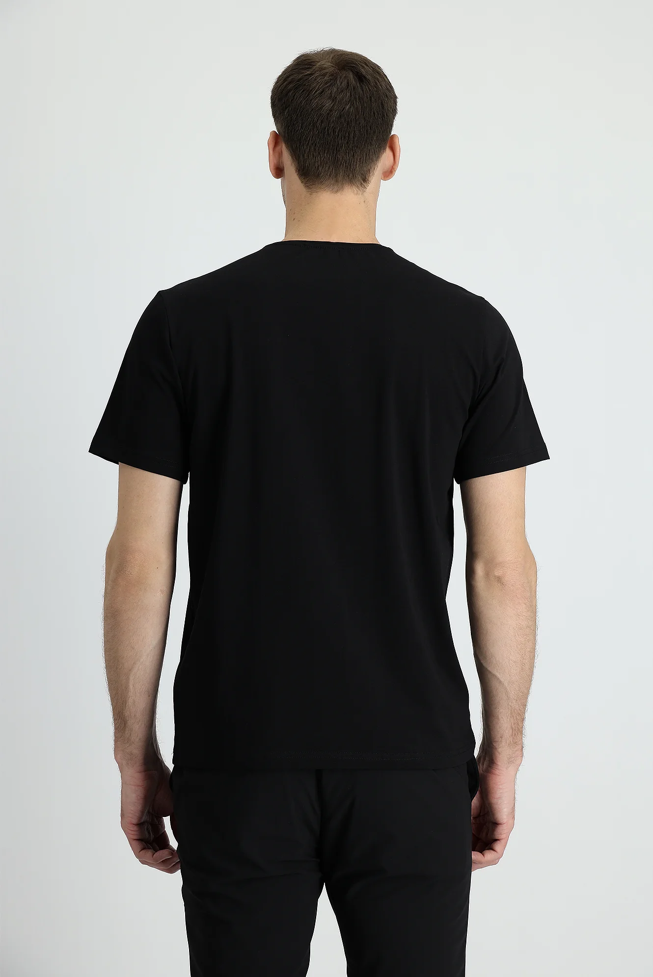 Siyah V Yaka Regular Fit Nakışlı Süprem Tişört - Image 3
