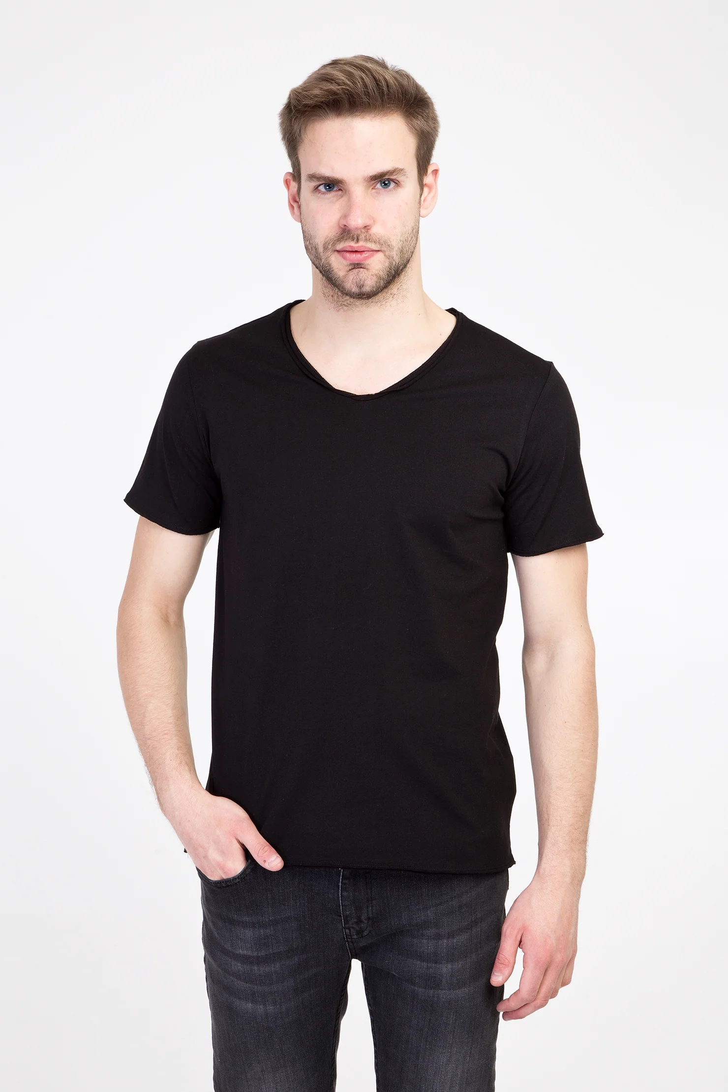 Siyah V Yaka Slim Fit Dar Kesim Pamuk Tişört - Image 2