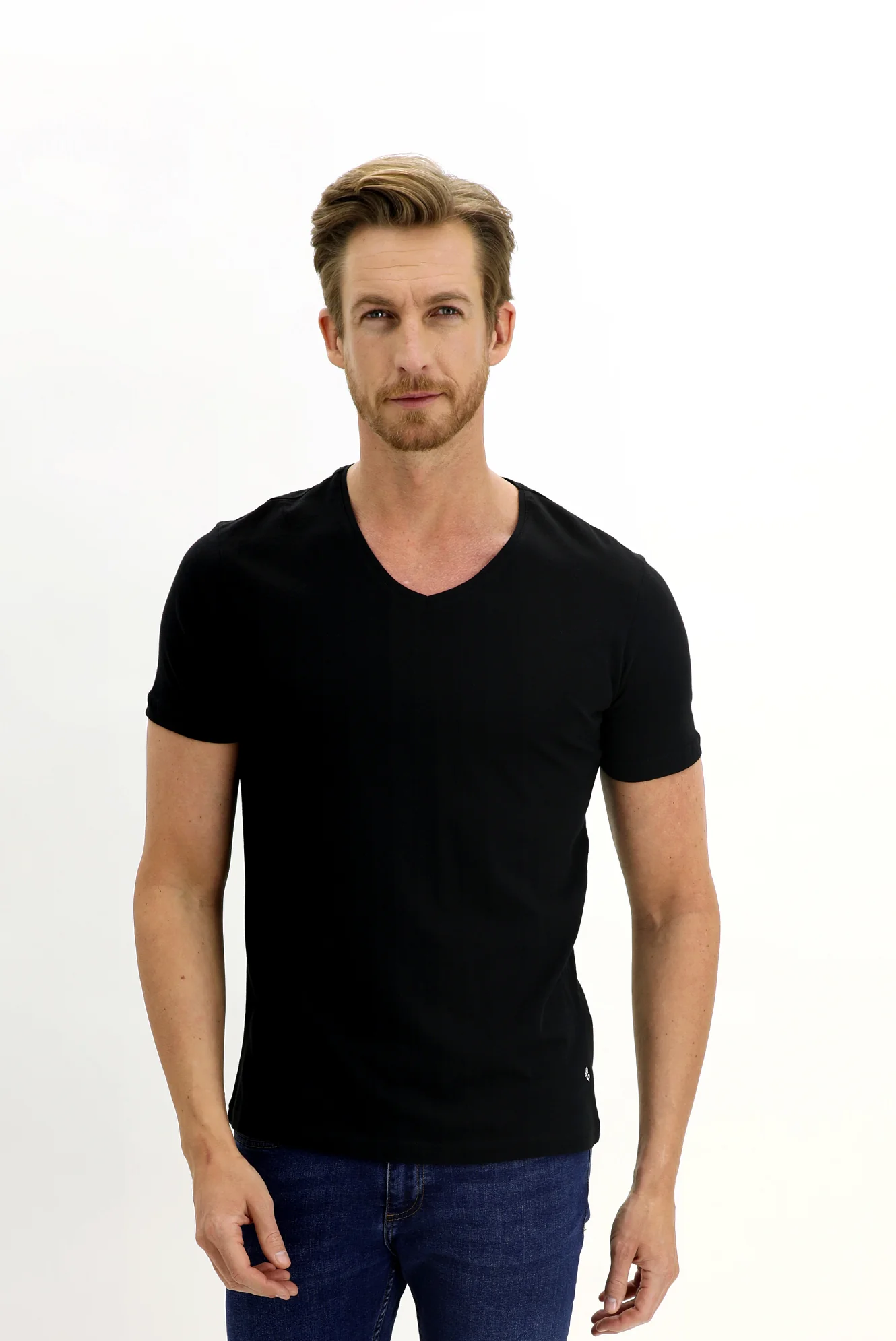 Siyah V Yaka Slim Fit Dar Kesim Pamuk Tişört - Image 3