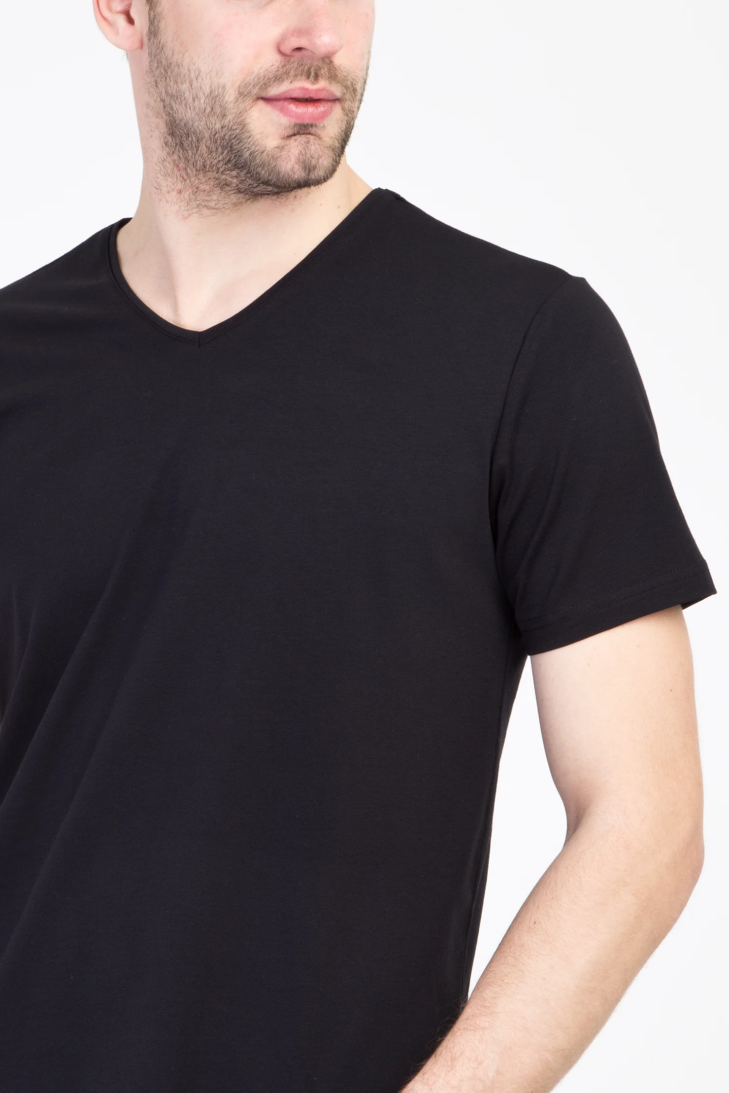 Siyah V Yaka Slim Fit Dar Kesim Tişört - Image 2