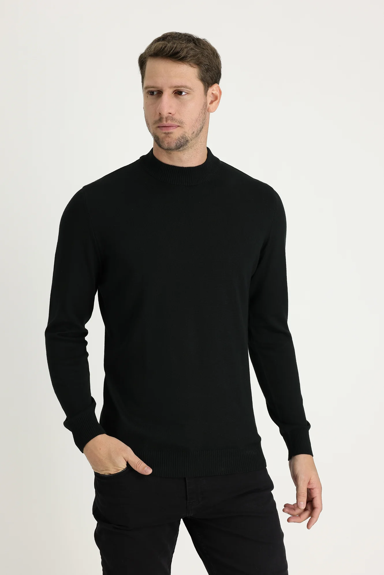 Siyah Yarım Balıkçı Yaka Regular Fit Triko Kazak - Image 2