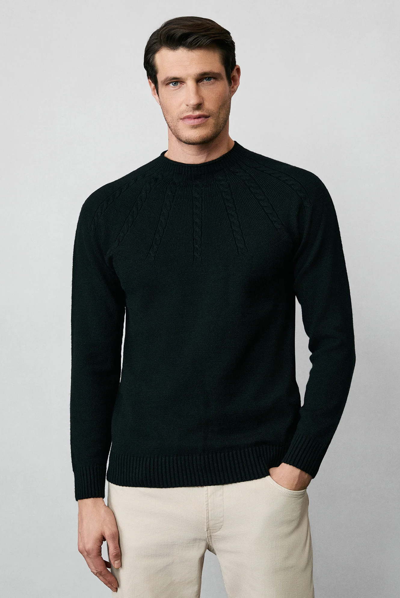 Siyah Yarım Balıkçı Yaka Slim Fit Desenli Dikişsiz Triko Kazak
