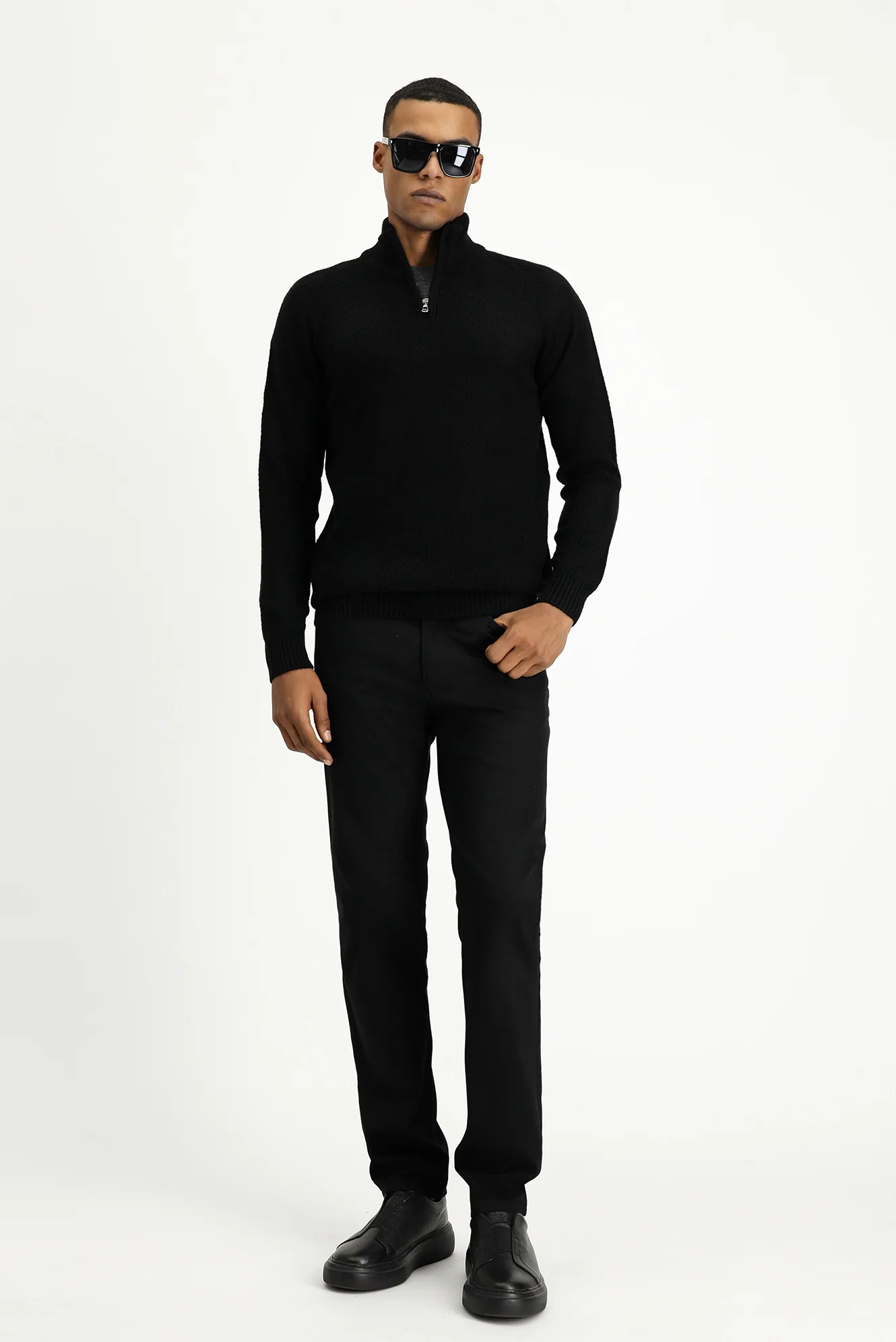 Siyah Yarım Balıkçı Yaka Slim Fit Dar Kesim Fermuarlı Desenli Dikişsiz Triko Kazak - Image 2