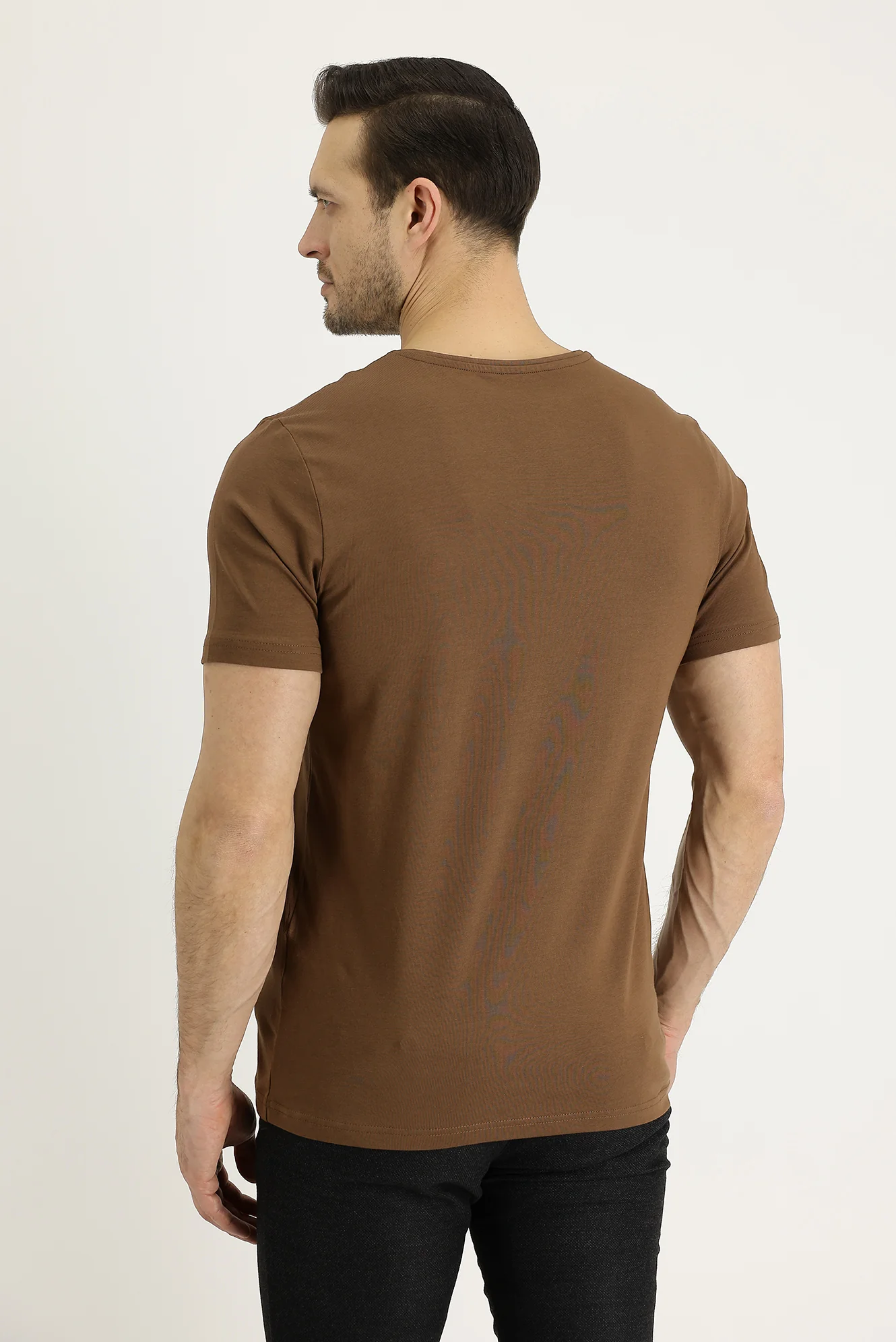 Taba V Yaka Slim Fit Dar Kesim Nakışlı Tişört - Image 2