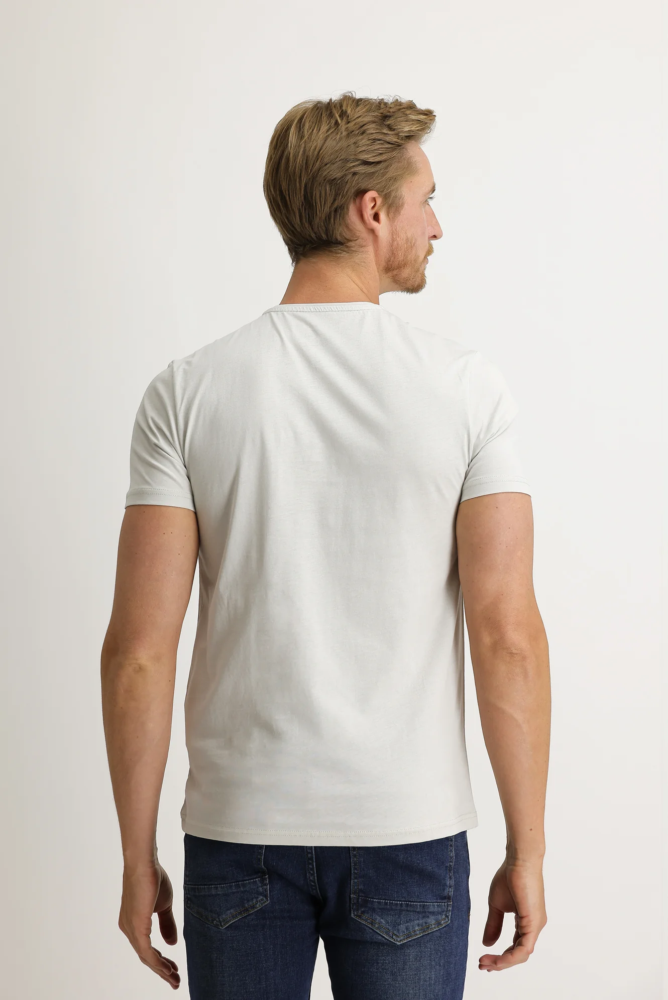 Taş V Yaka Slim Fit Dar Kesim Pamuk Tişört - Image 4