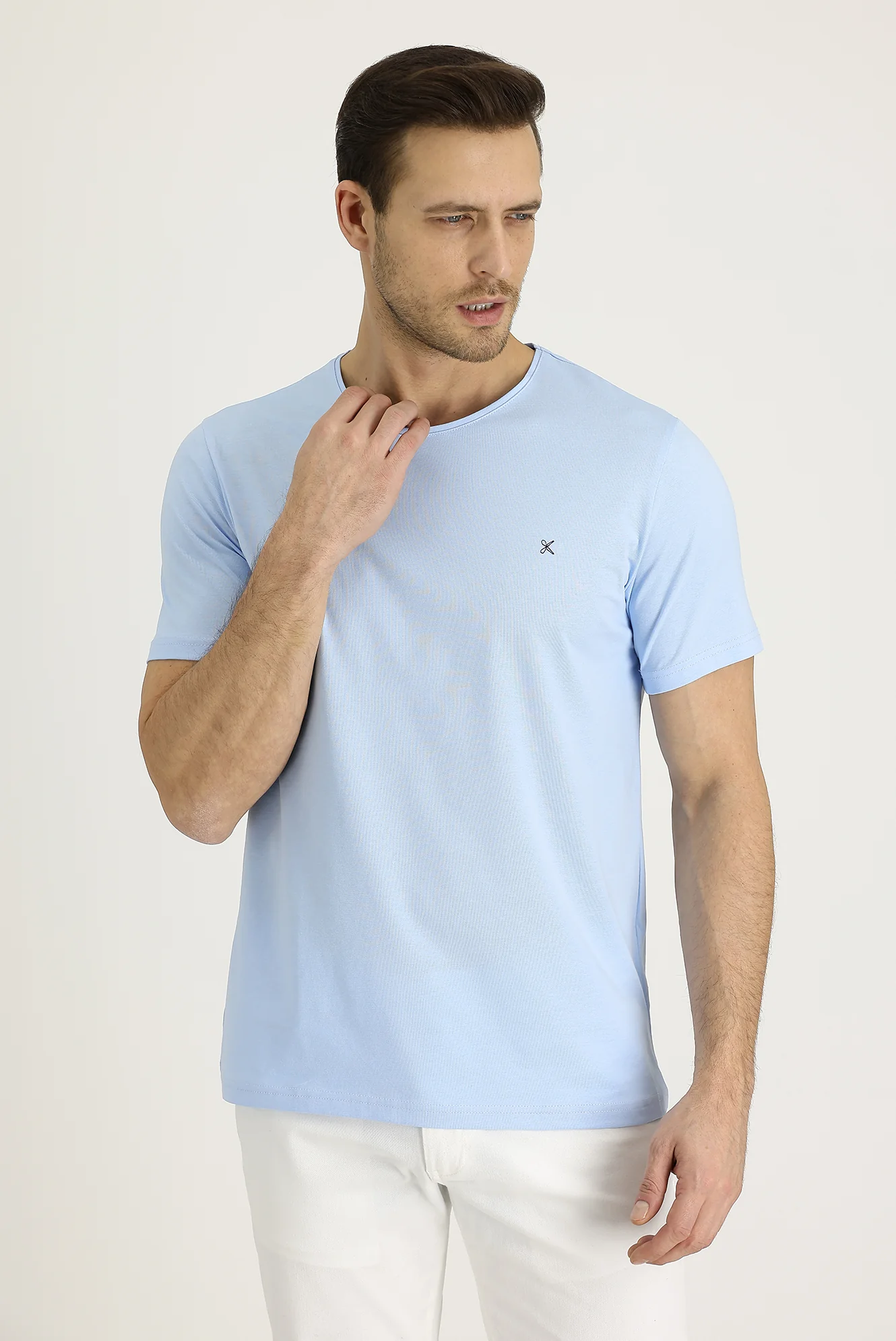Uçuk Mavi Bisiklet Yaka Slim Fit Dar Kesim Tişört - Image 2