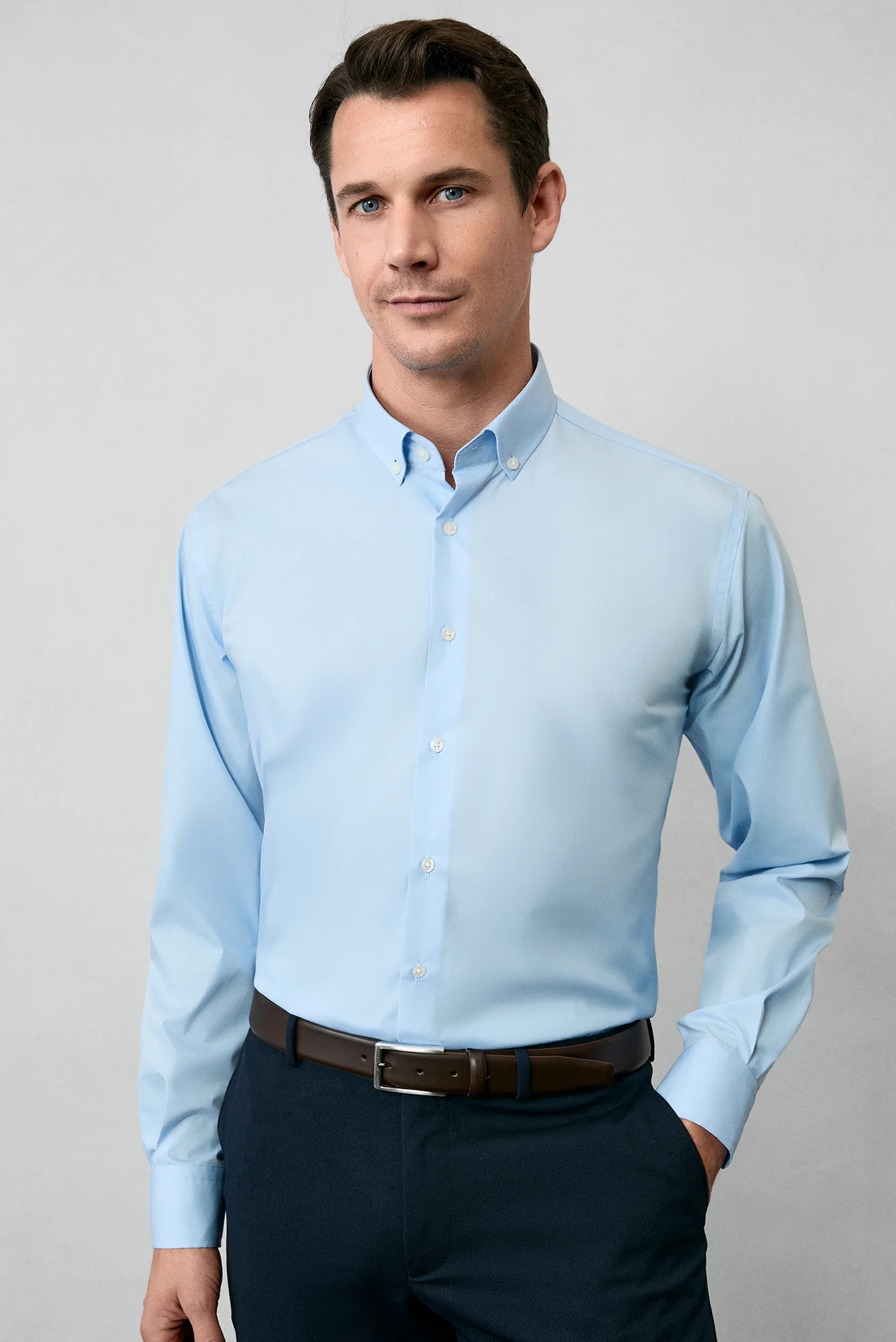 Uçuk Mavi Uzun Kol Regular Fit Düğmeli Yaka Pamuklu Non Iron Ütü Gerektirmeyen Gömlek - Image 3