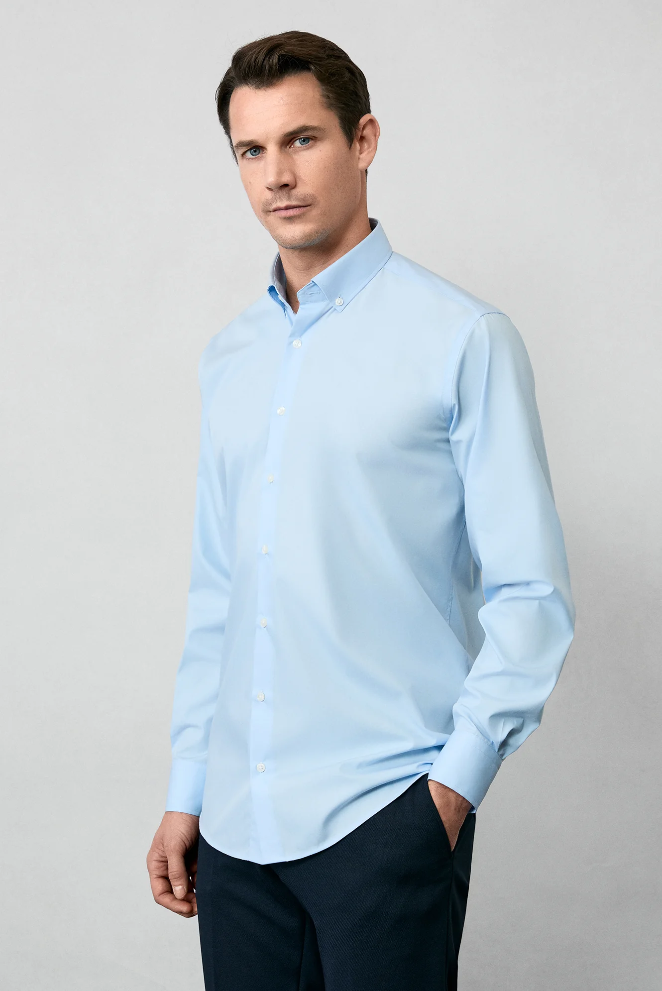 Uçuk Mavi Uzun Kol Regular Fit Düğmeli Yaka Pamuklu Non Iron Ütü Gerektirmeyen Gömlek - Image 5