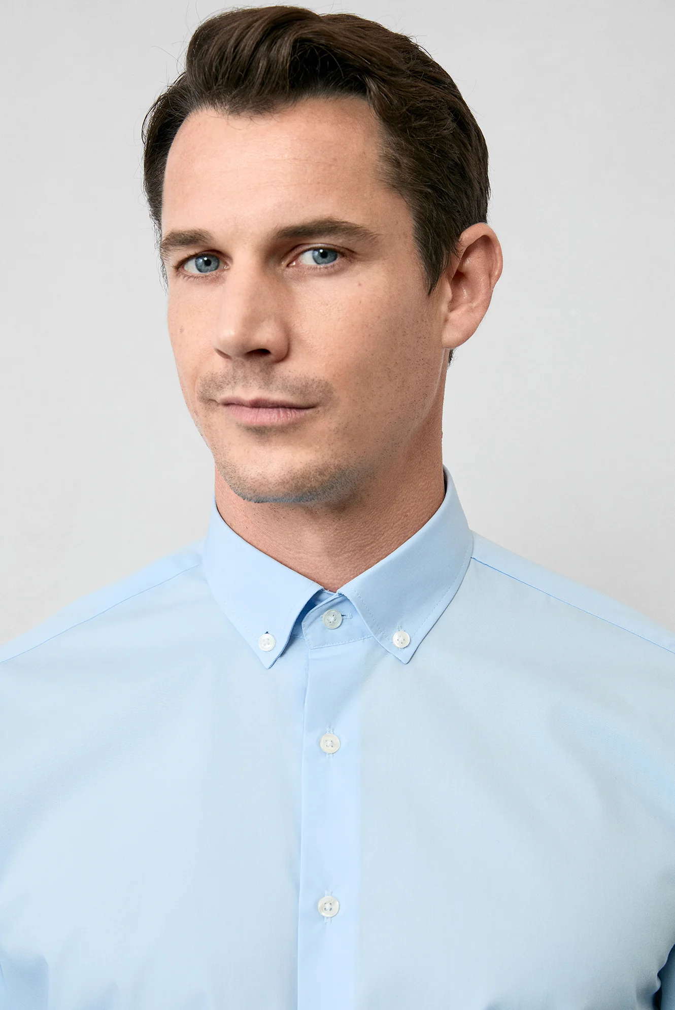 Uçuk Mavi Uzun Kol Regular Fit Düğmeli Yaka Pamuklu Non Iron Ütü Gerektirmeyen Gömlek - Image 6