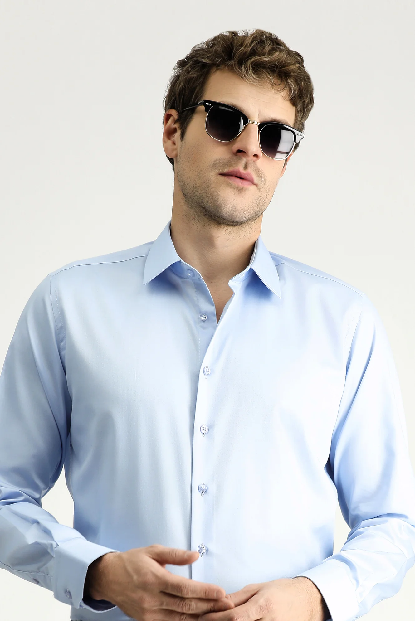 Uçuk Mavi Uzun Kol Slim Fit Dar Kesim Non Iron Klasik Pamuklu Gömlek