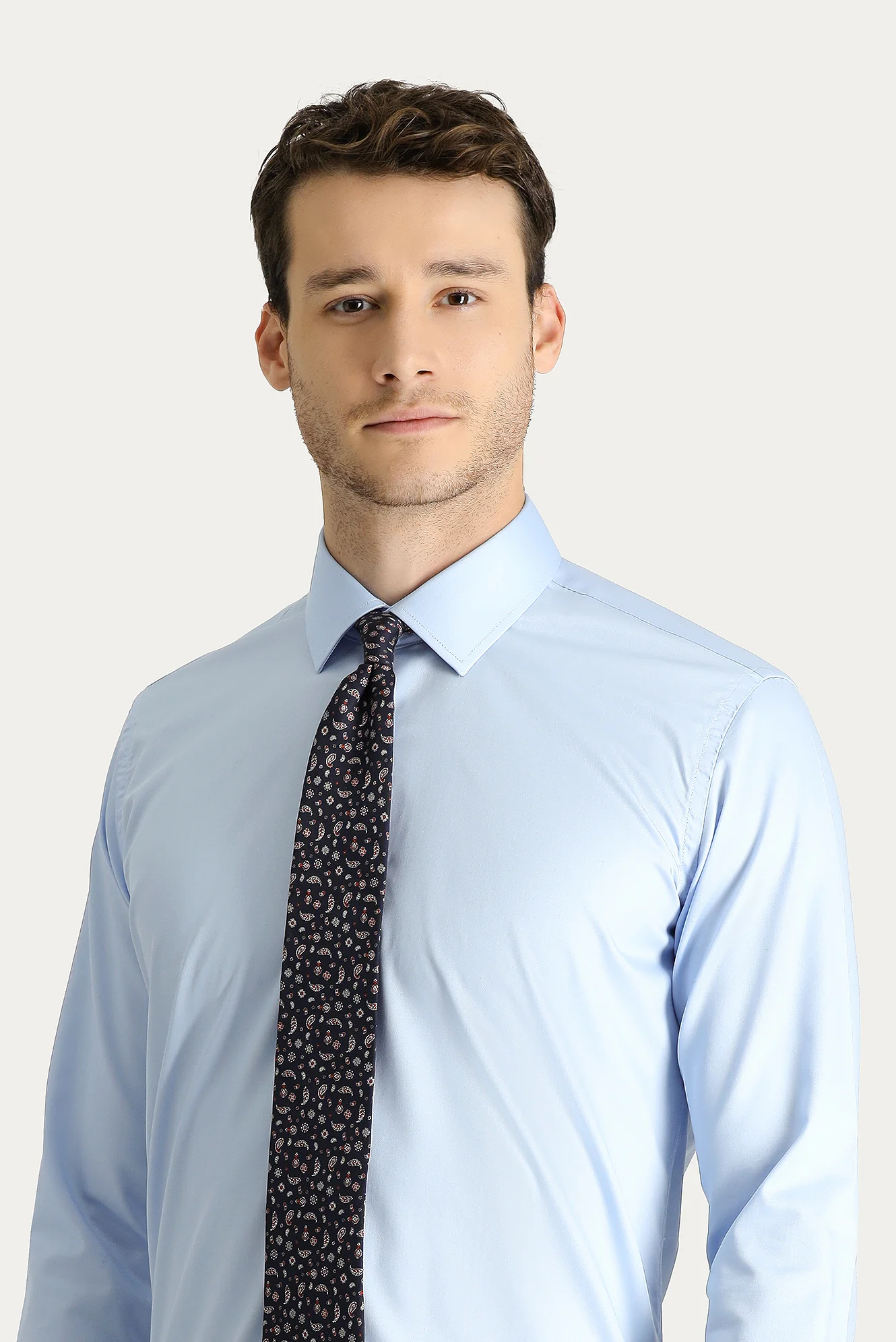 Uçuk Mavi Uzun Kol Slim Fit Dar Kesim Non Iron Saten Pamuklu Gömlek