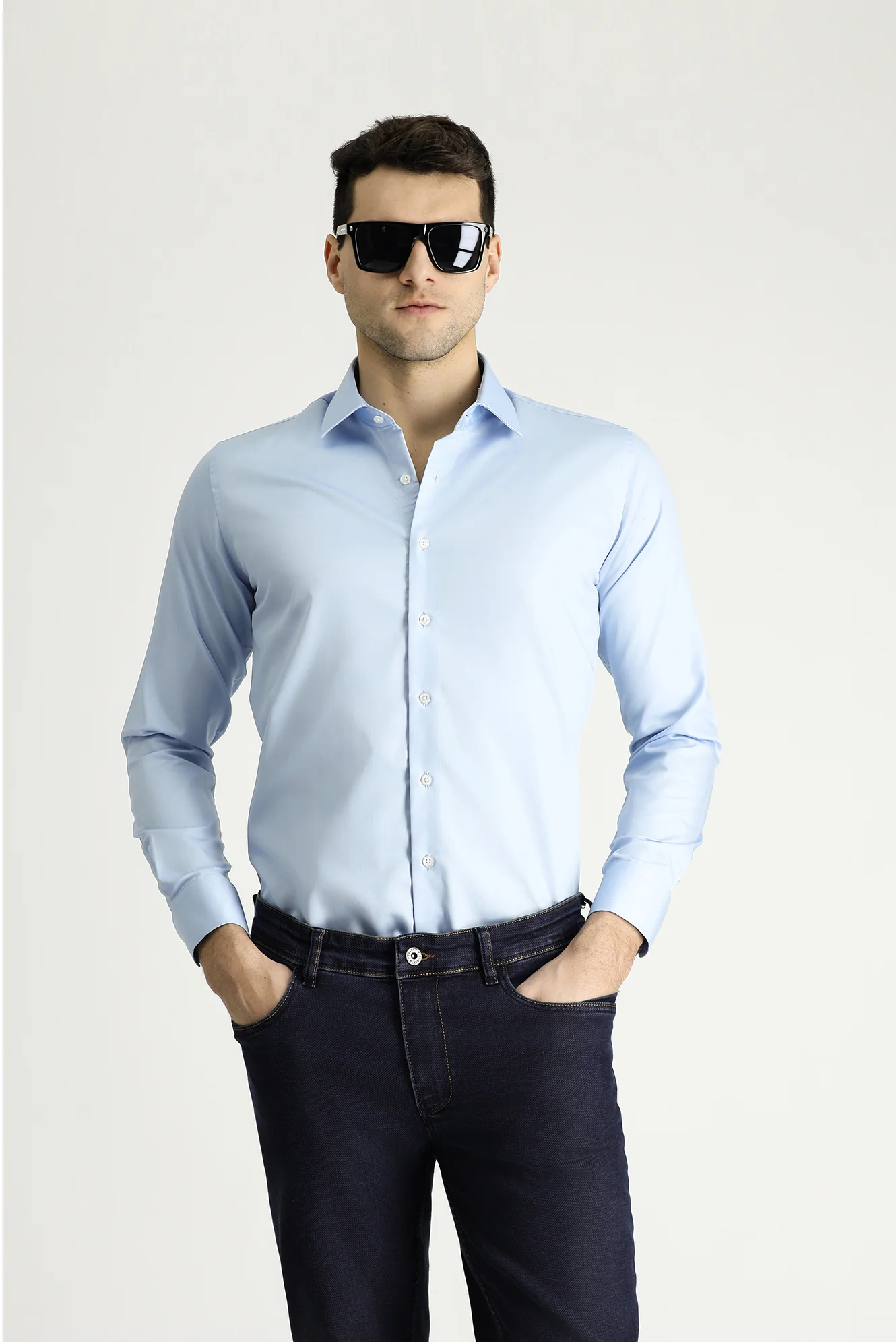 Uçuk Mavi Uzun Kol Slim Fit Dar Kesim Pamuklu Non Iron Ütü Gerektirmeyen Saten Klasik Gömlek