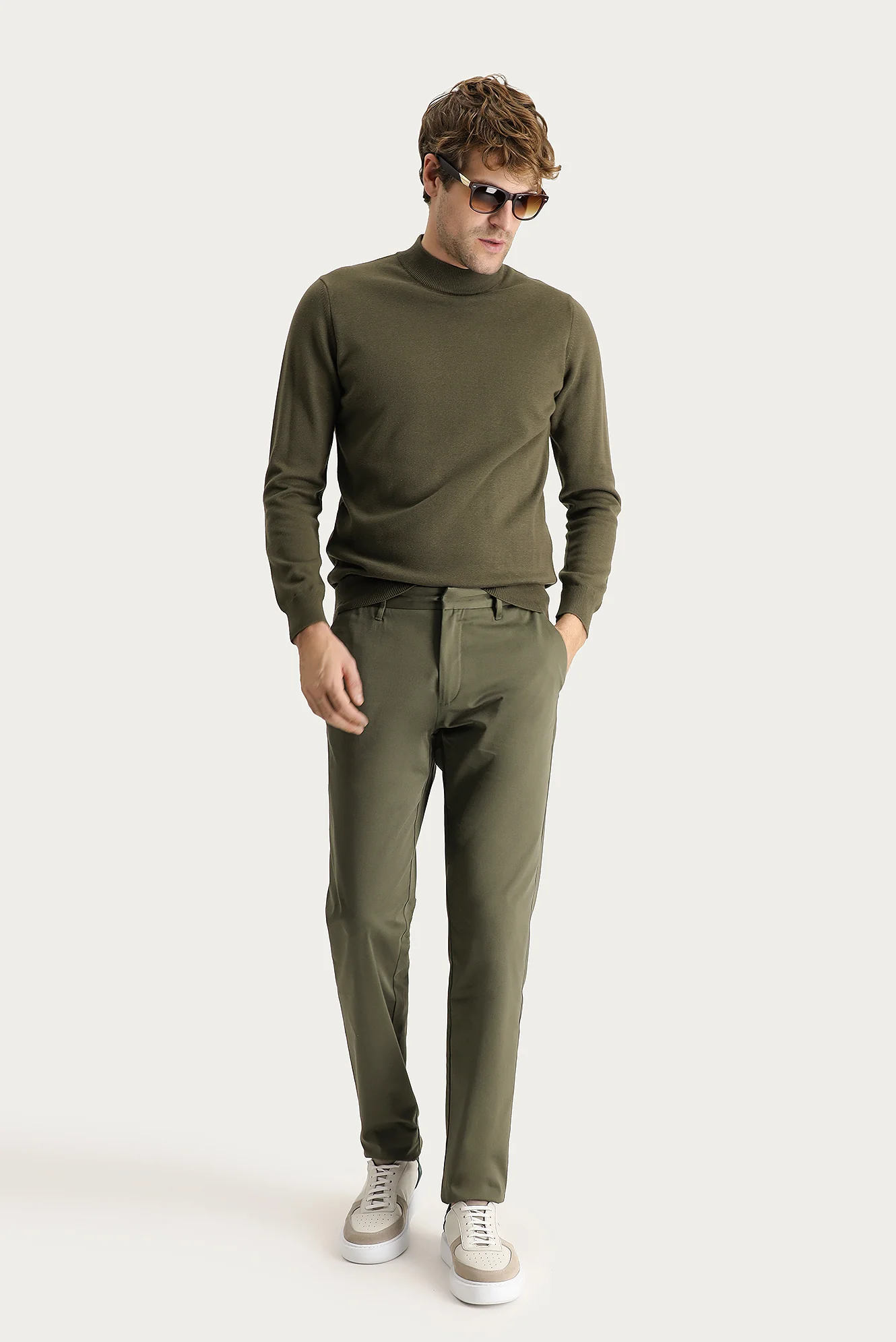 Yağ Yeşili-Olive Relaxed Fit Rahat Kesim Likralı Saten Kanvas / Chino Pantolon
